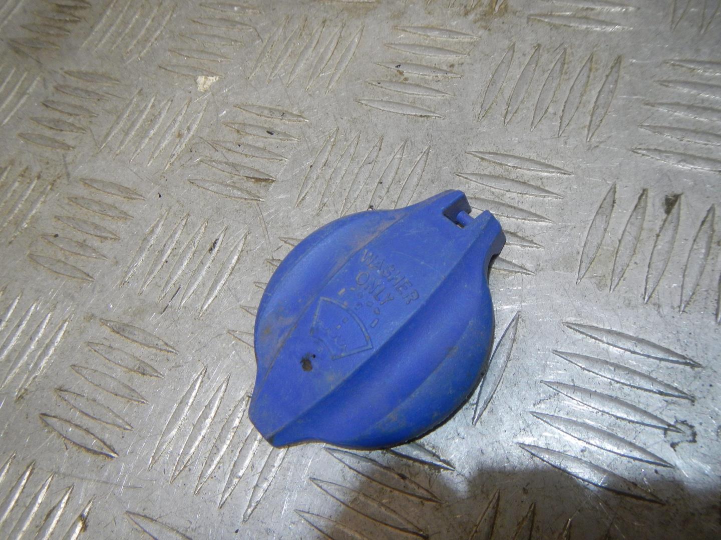 Крышка бачка омывателя