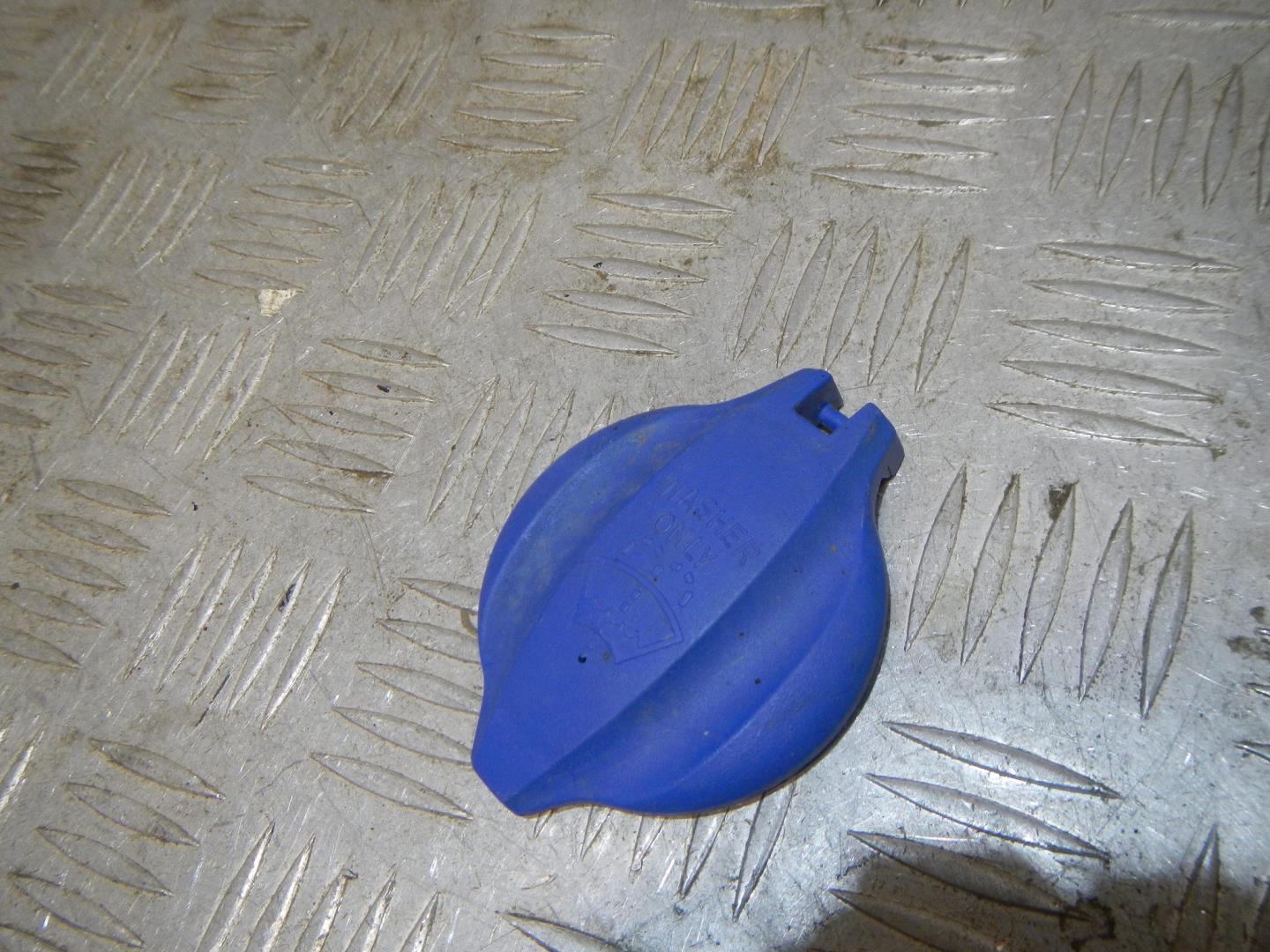 Крышка бачка омывателя