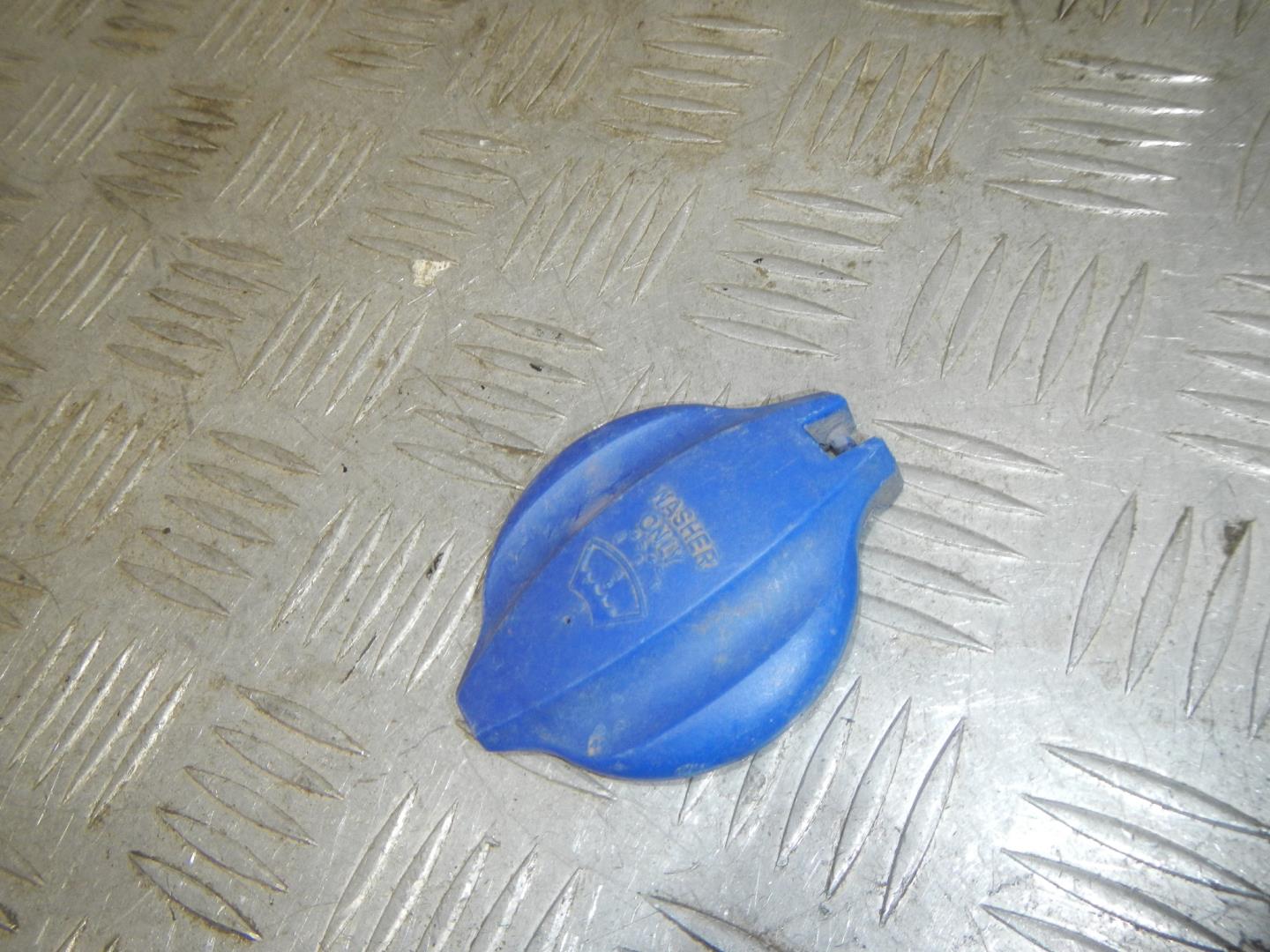 Крышка бачка омывателя