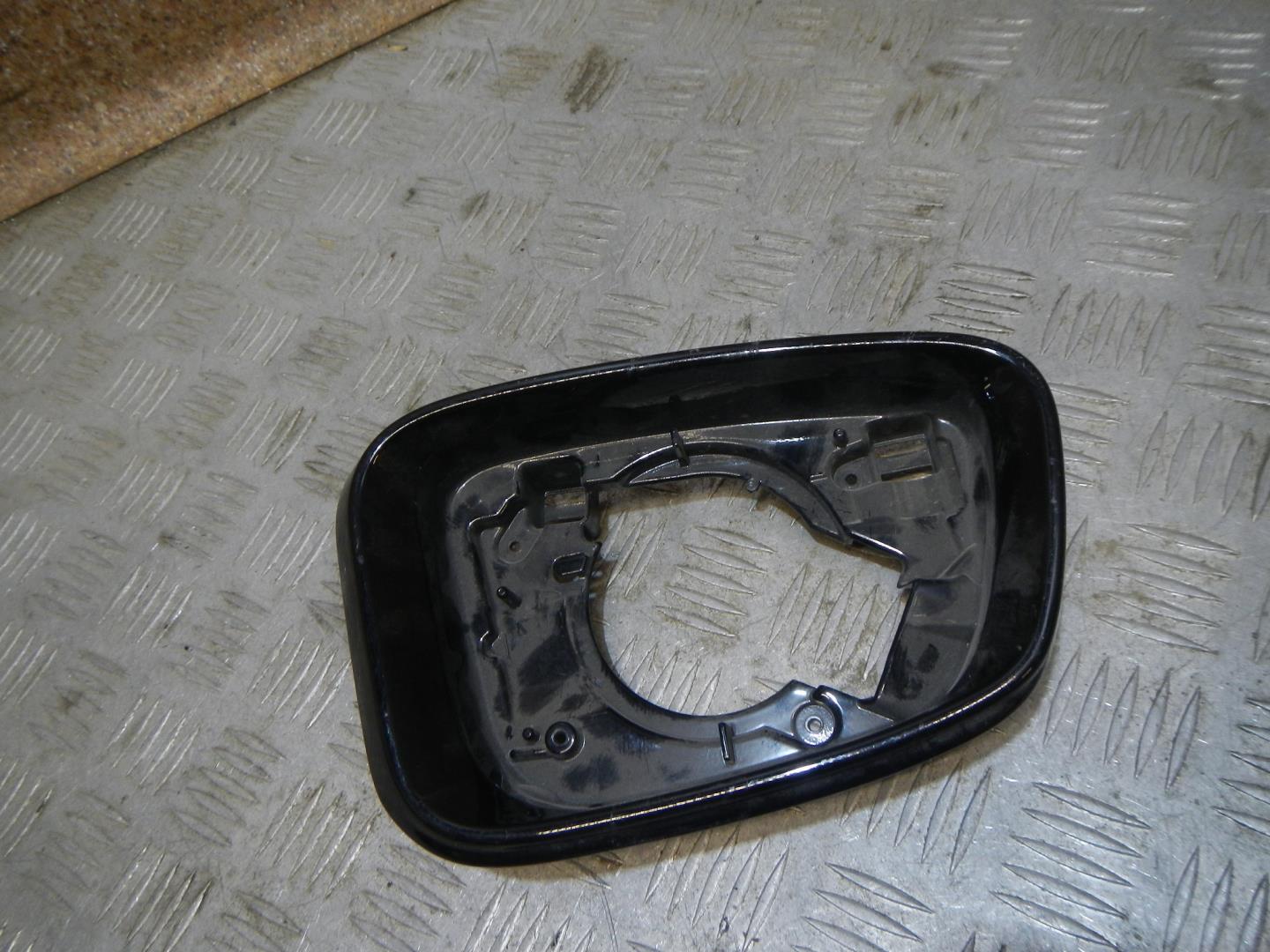 Корпус зеркала правого
