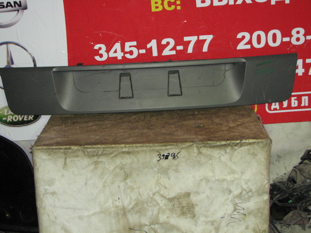 Накладка двери багажника