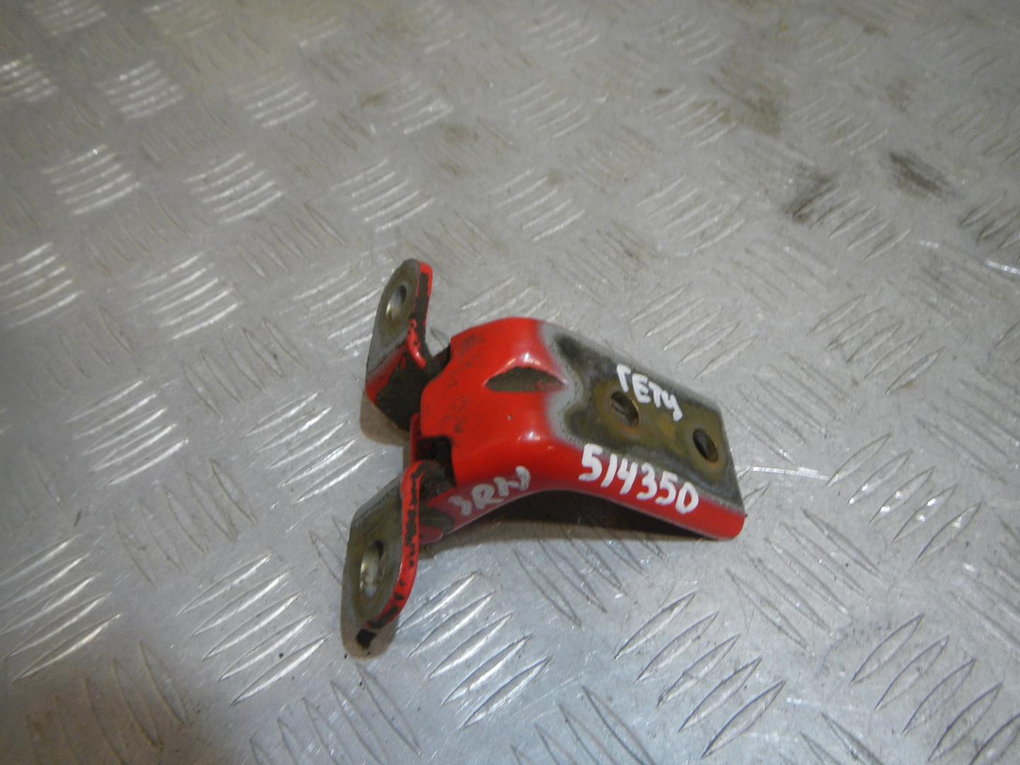 Петля двери задней правой нижняя