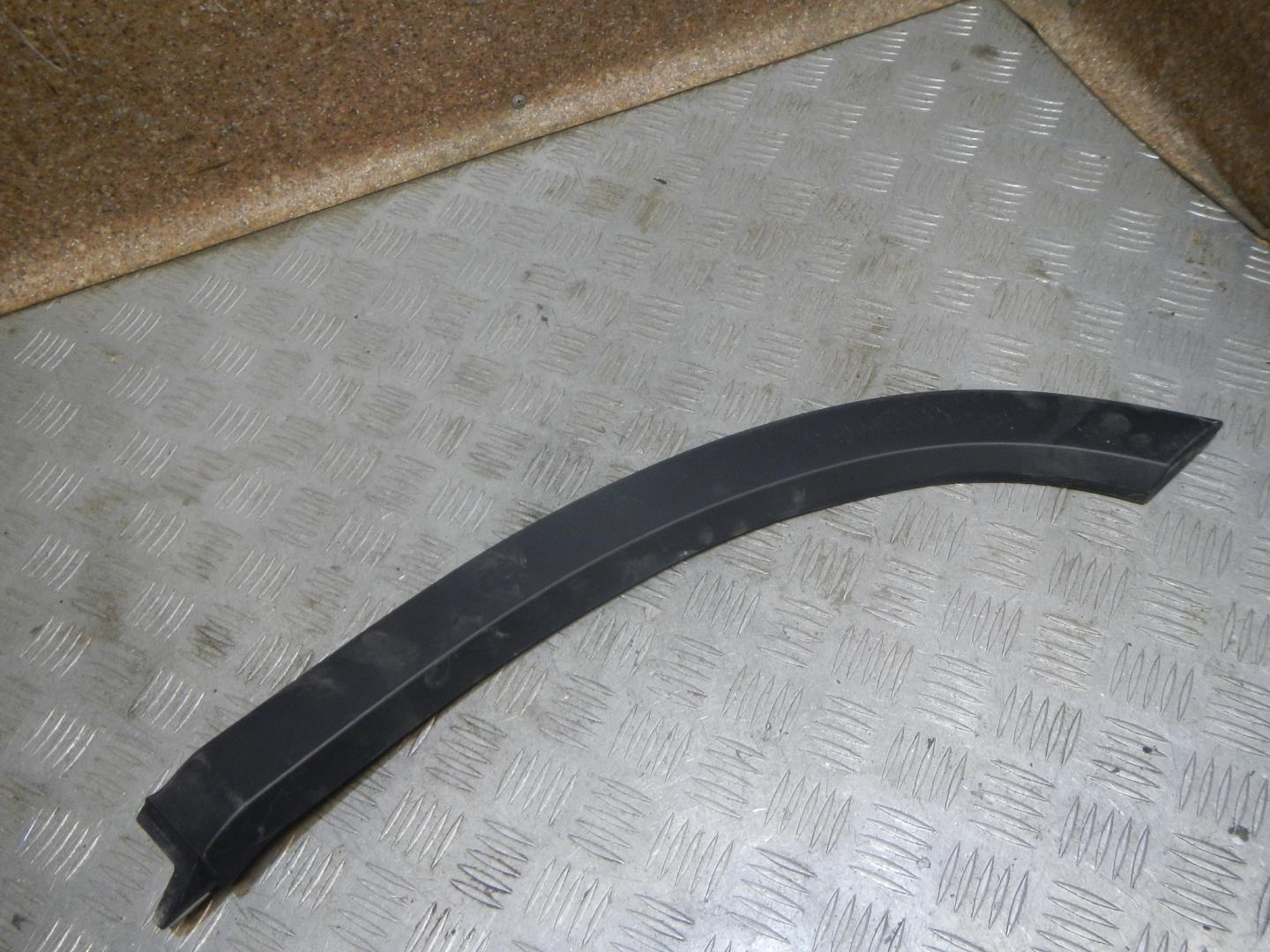 Накладка двери задней левой