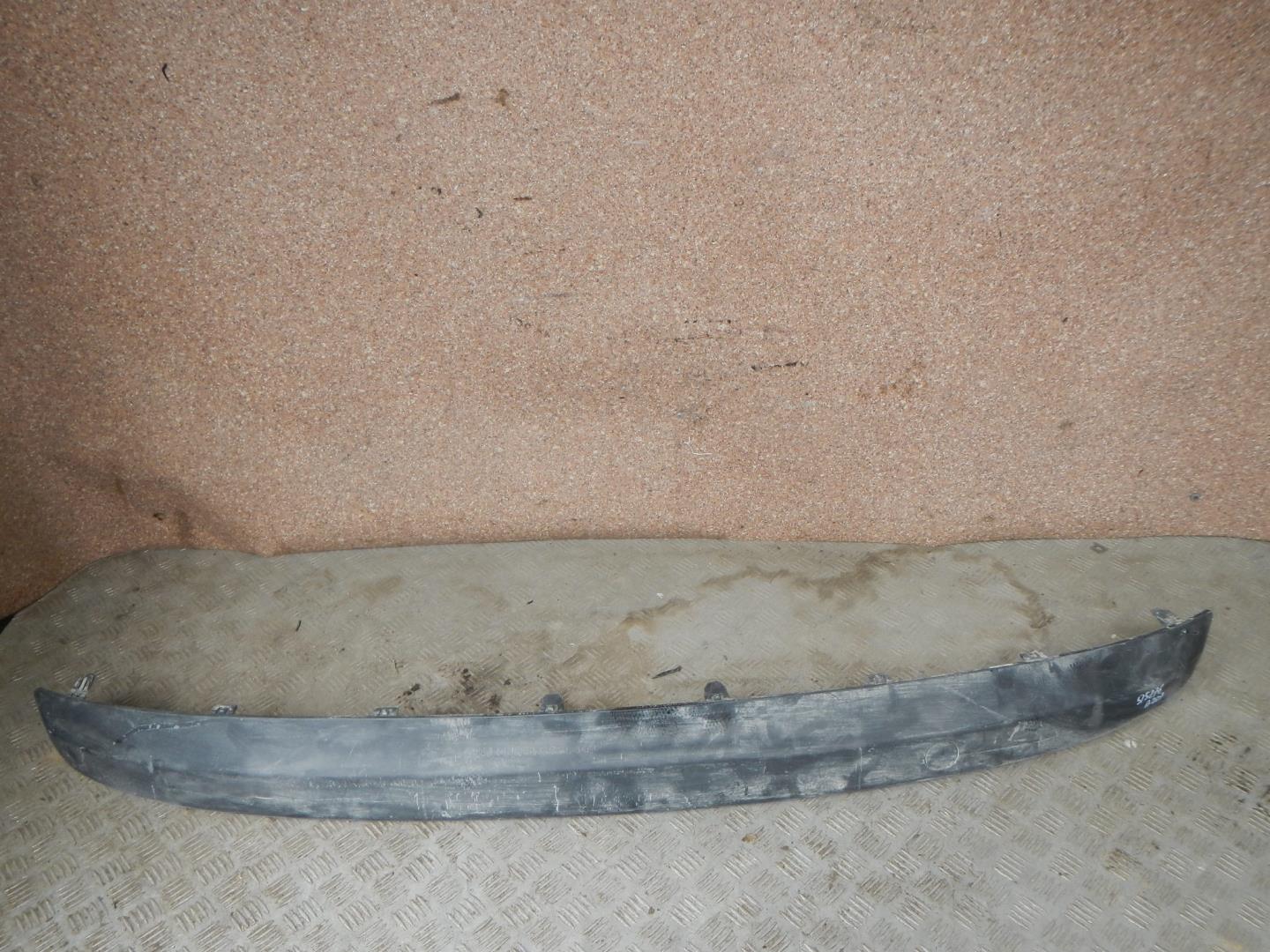 Молдинг заднего бампера