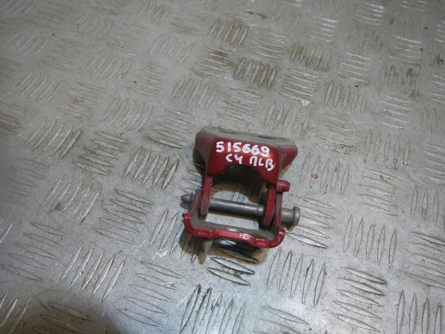 Петля двери передней левой верхняя