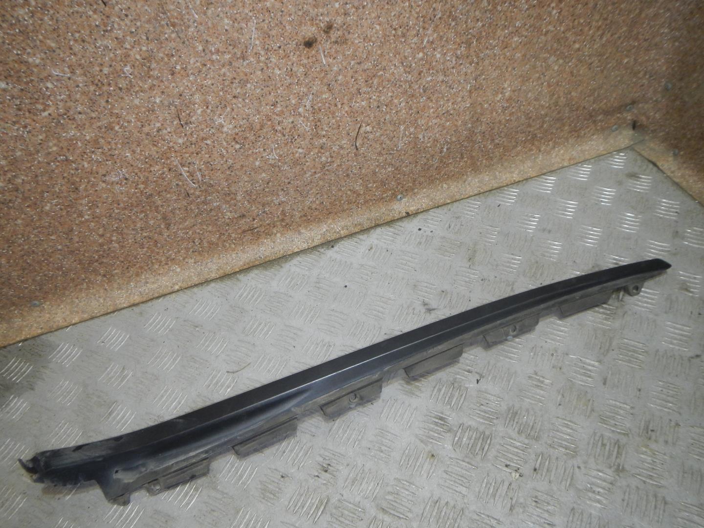 Молдинг лобового стекла