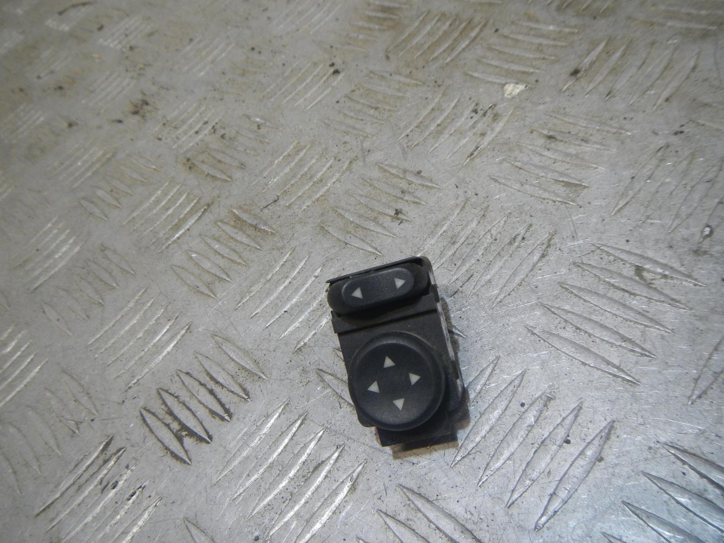 Переключатель регулировки зеркал