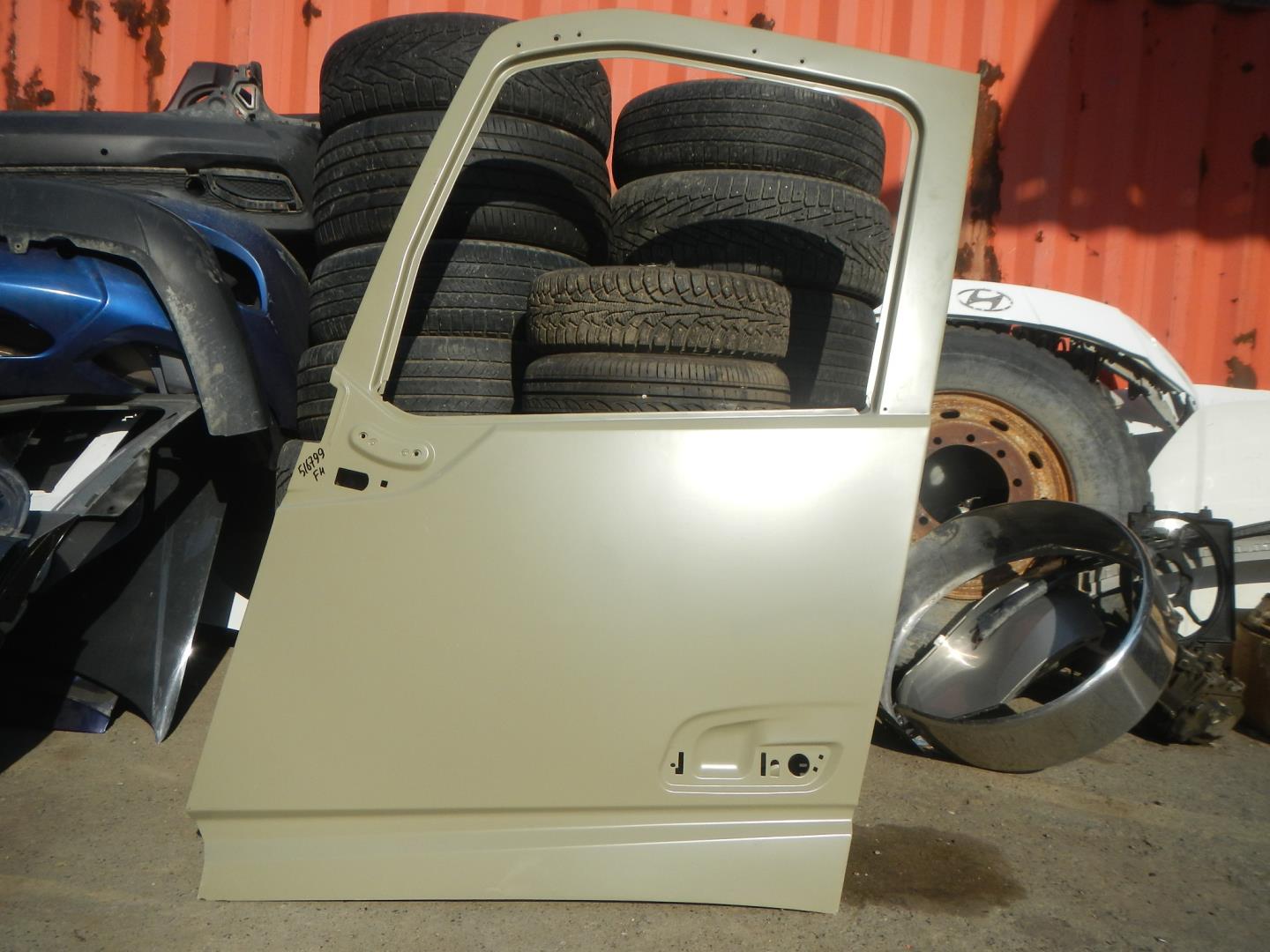 Дверь передняя левая