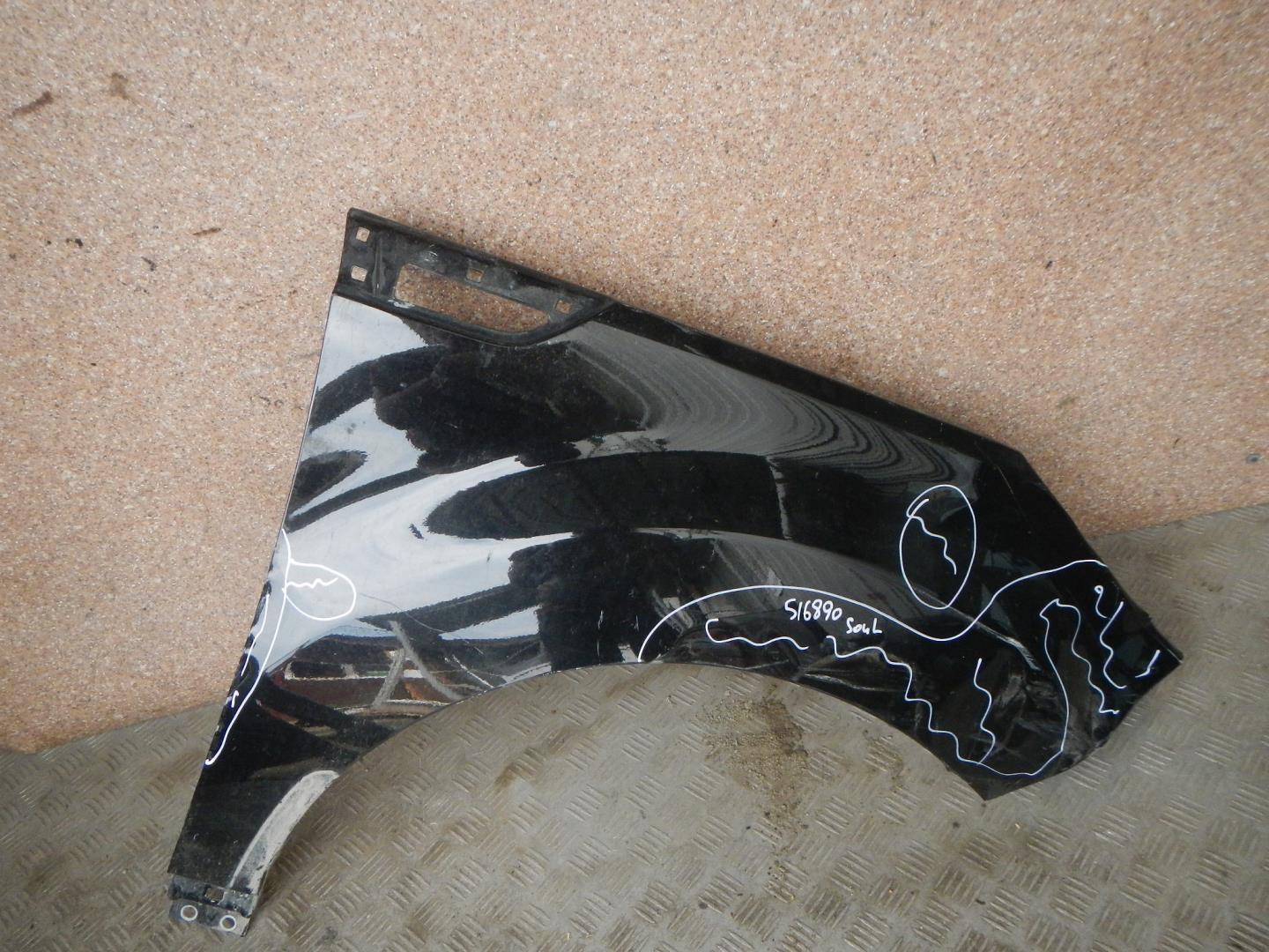 Крыло переднее правое