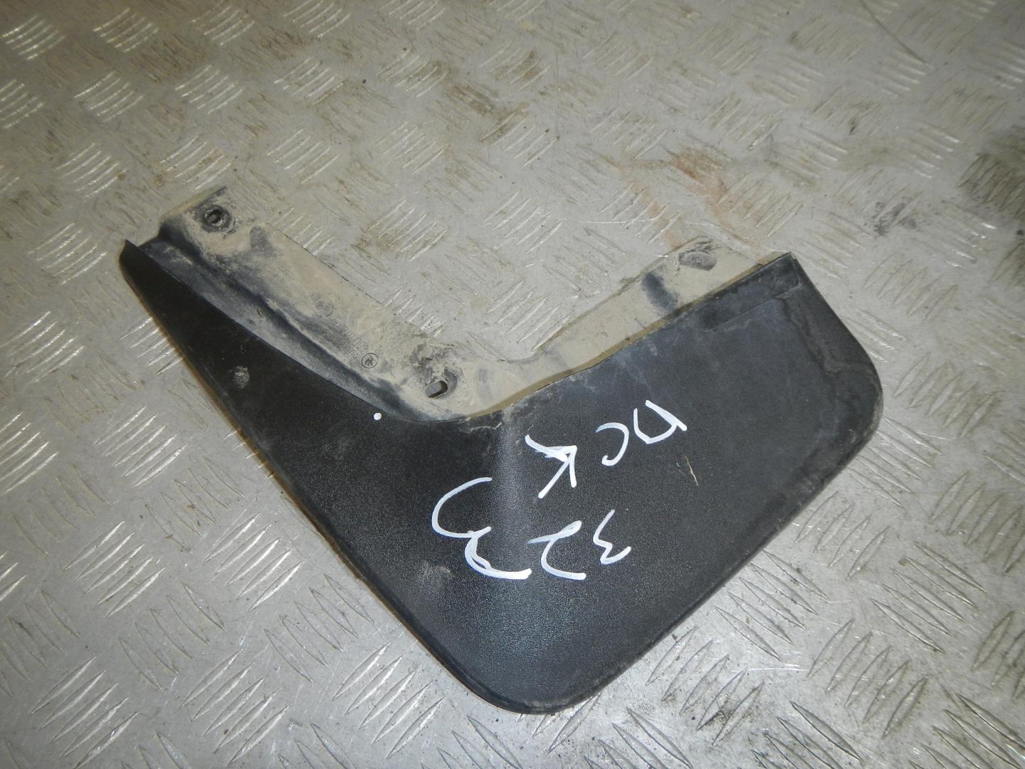 Брызговик задний левый