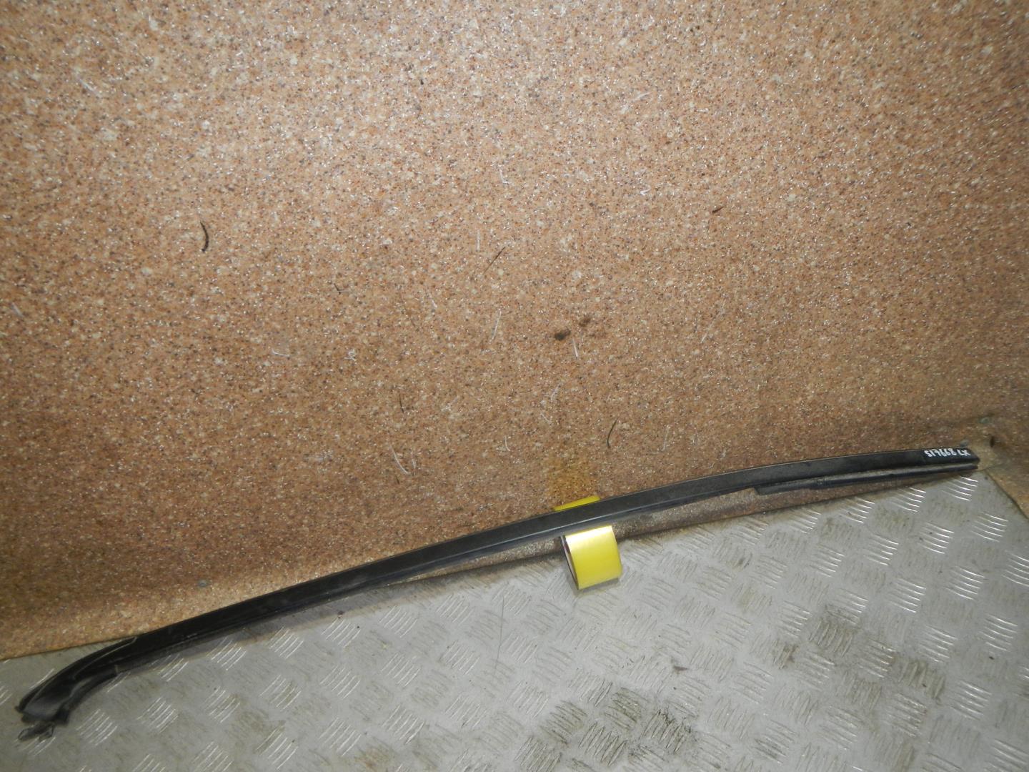 Молдинг лобового стекла