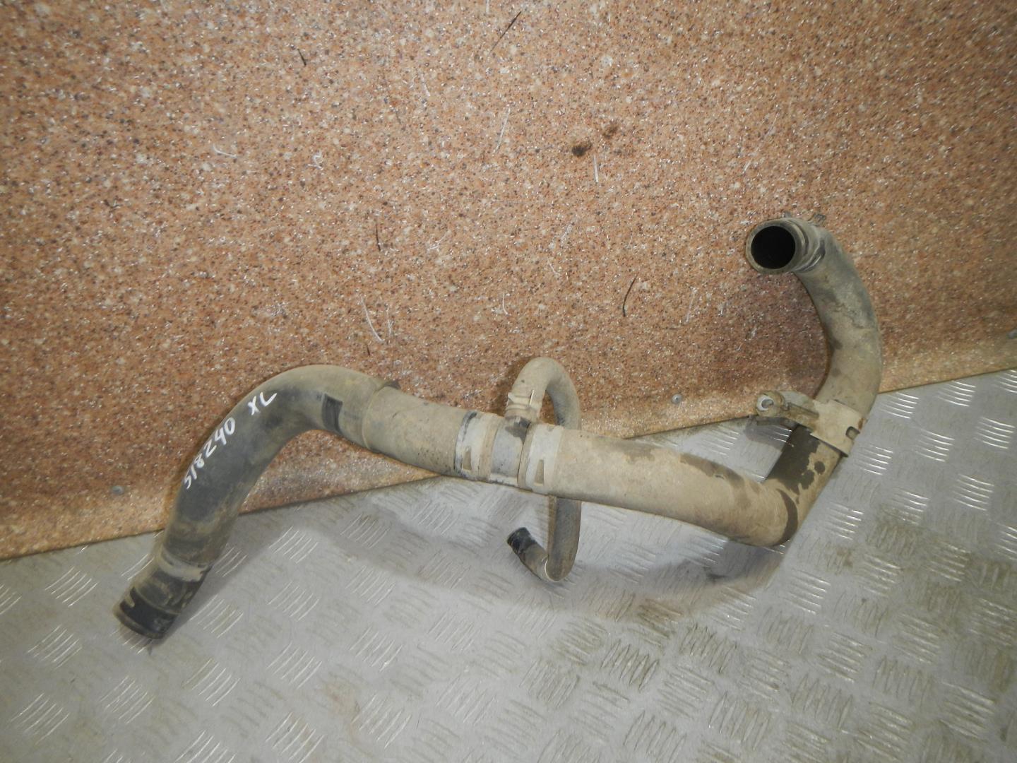 Патрубок радиатора