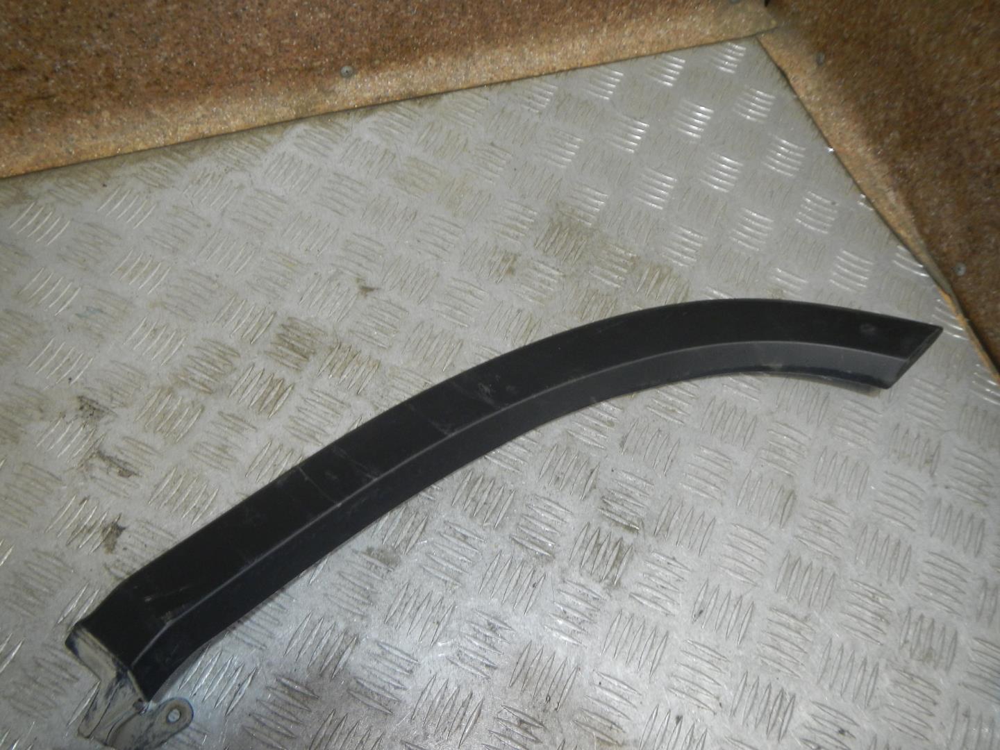 Накладка двери задней левой