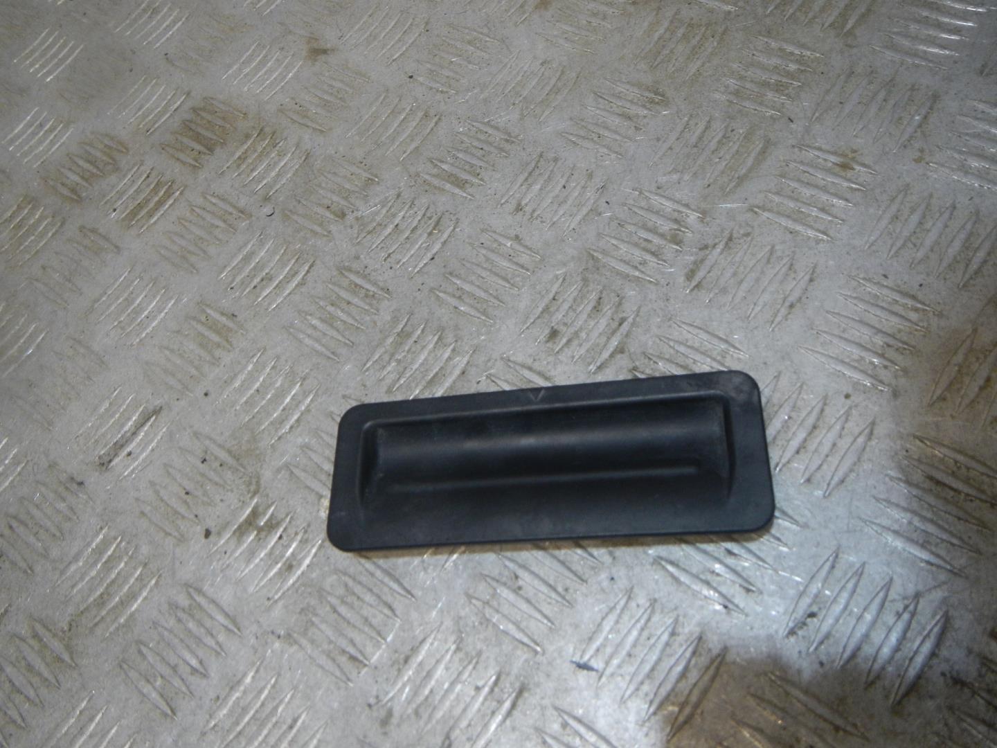 Ручка открывания багажника