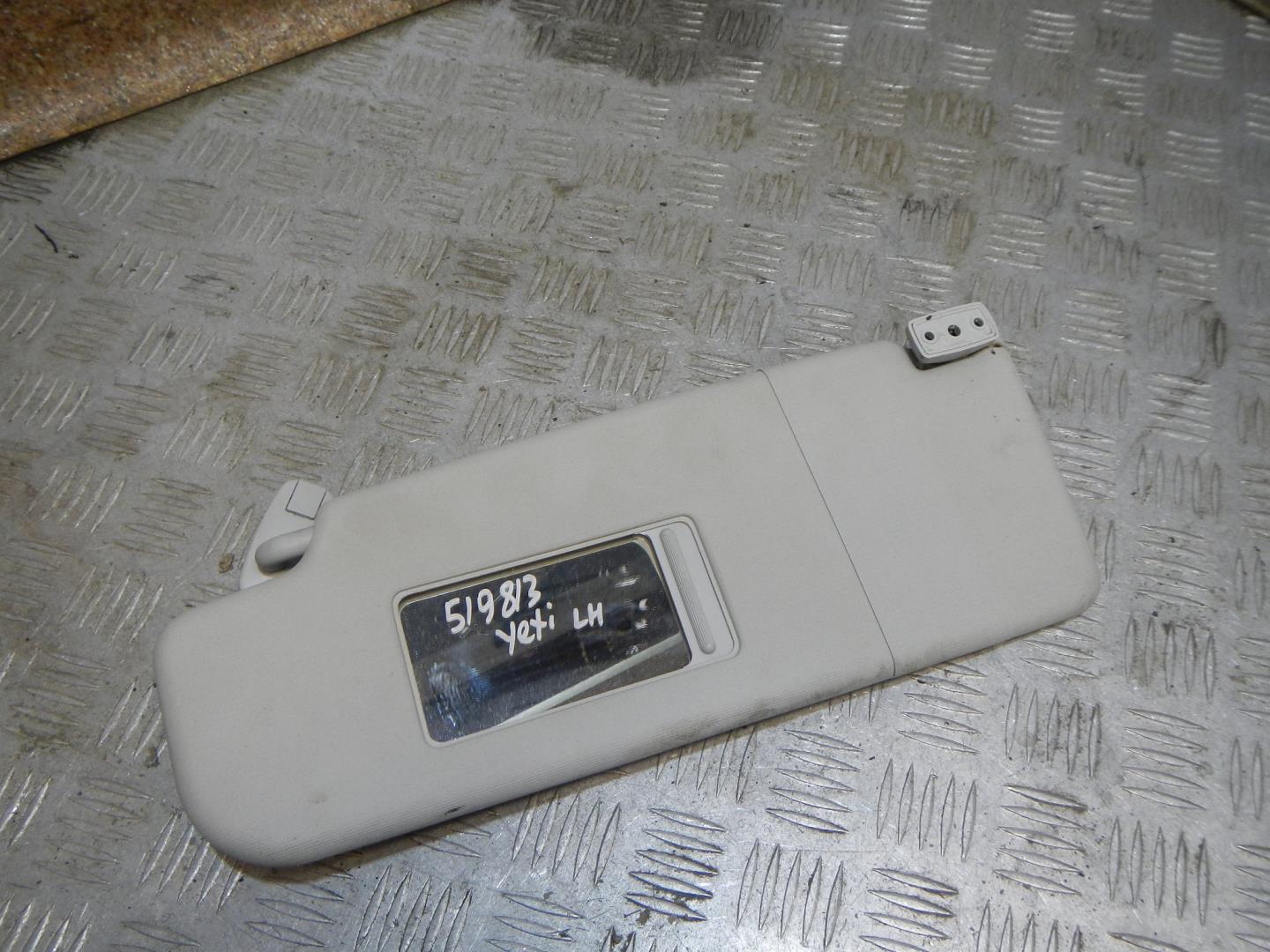 Козырек солнцезащитный