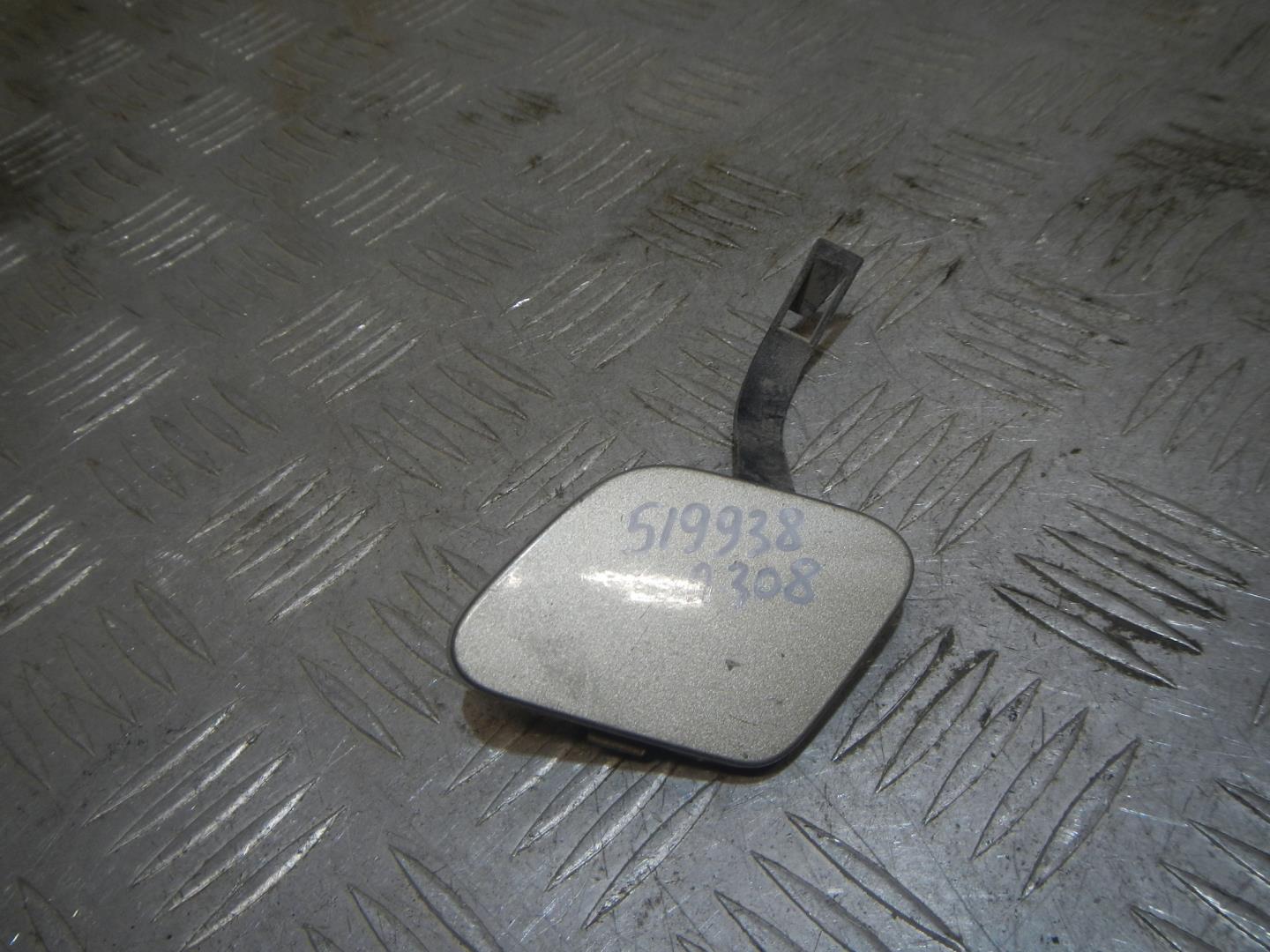 Заглушка буксировочного крюка