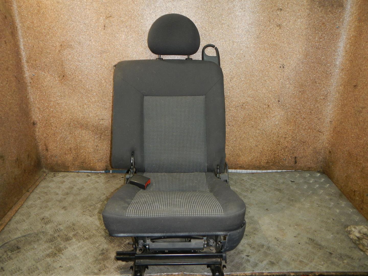 Сиденье салонное