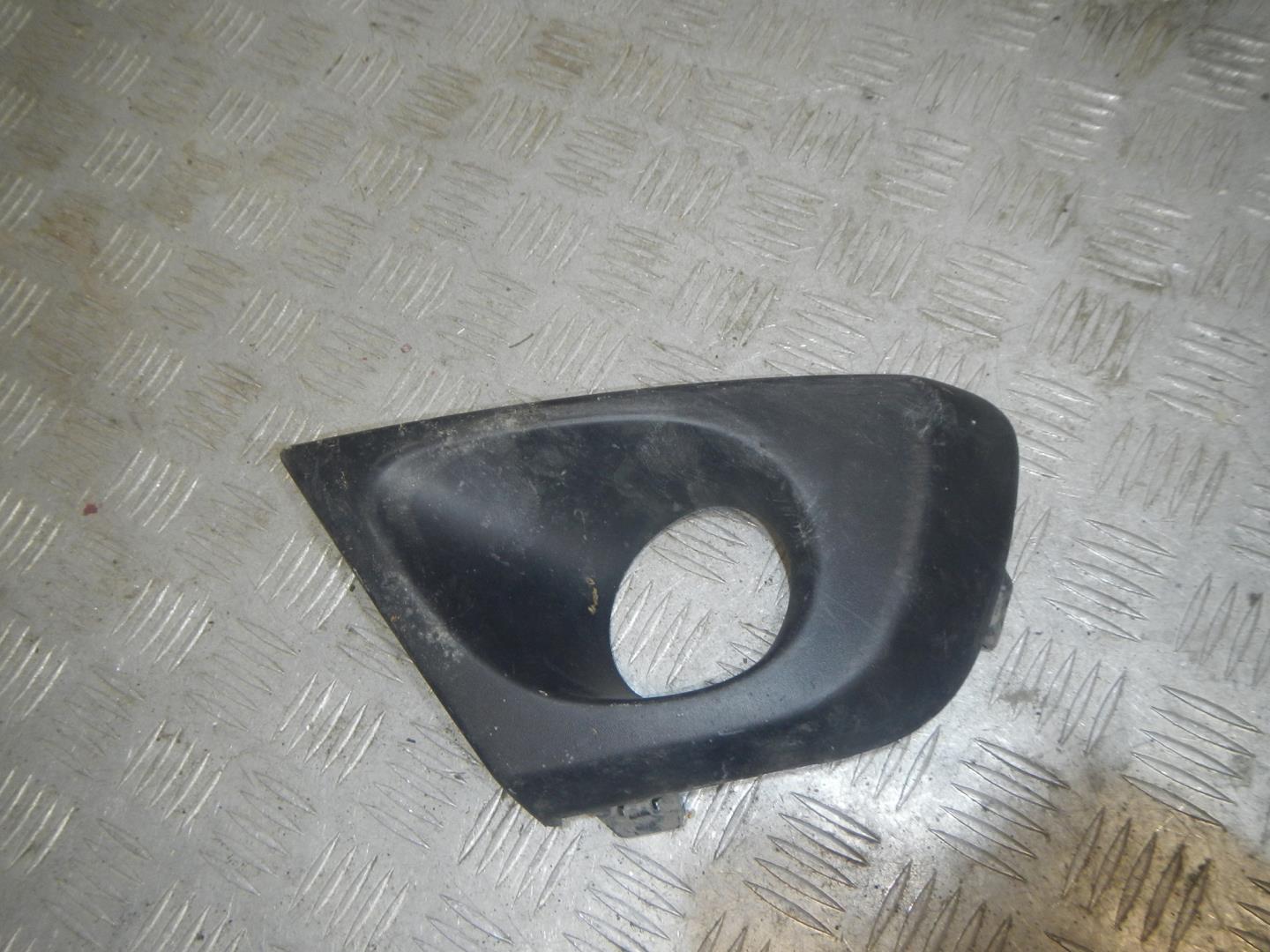 Решетка в бампер левая