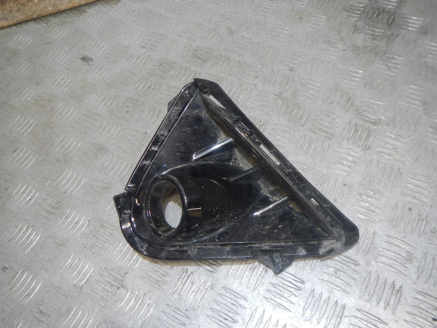 Решетка в бампер левая