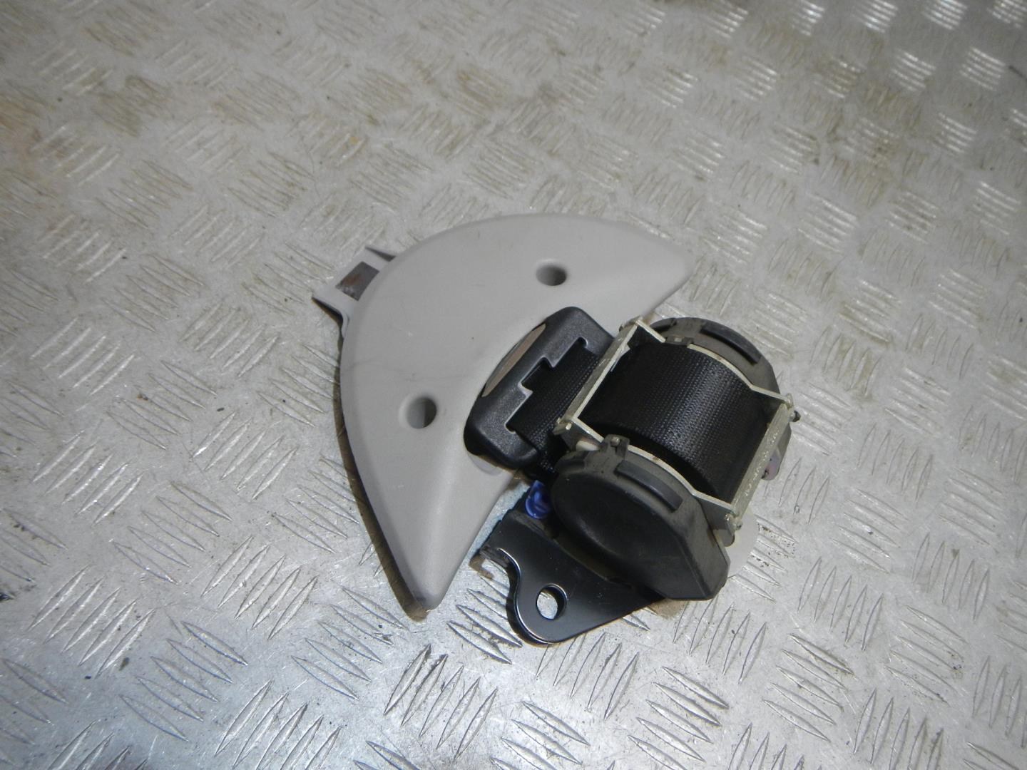 Ремень безопасности