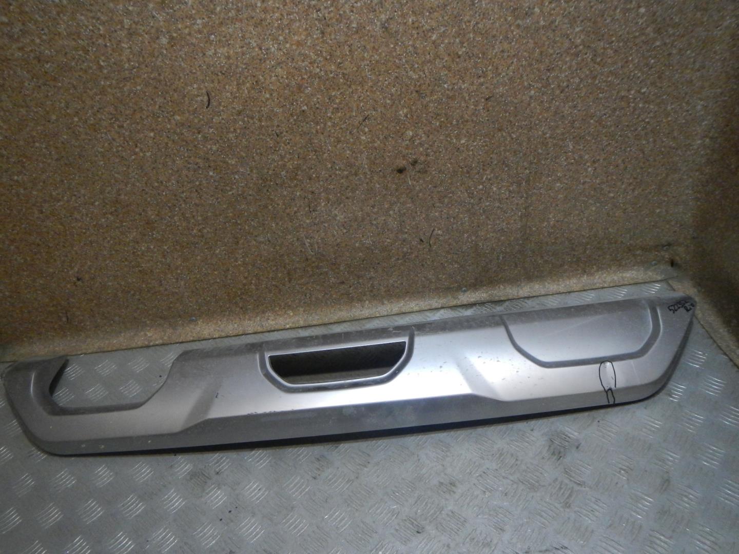 Накладка заднего бампера