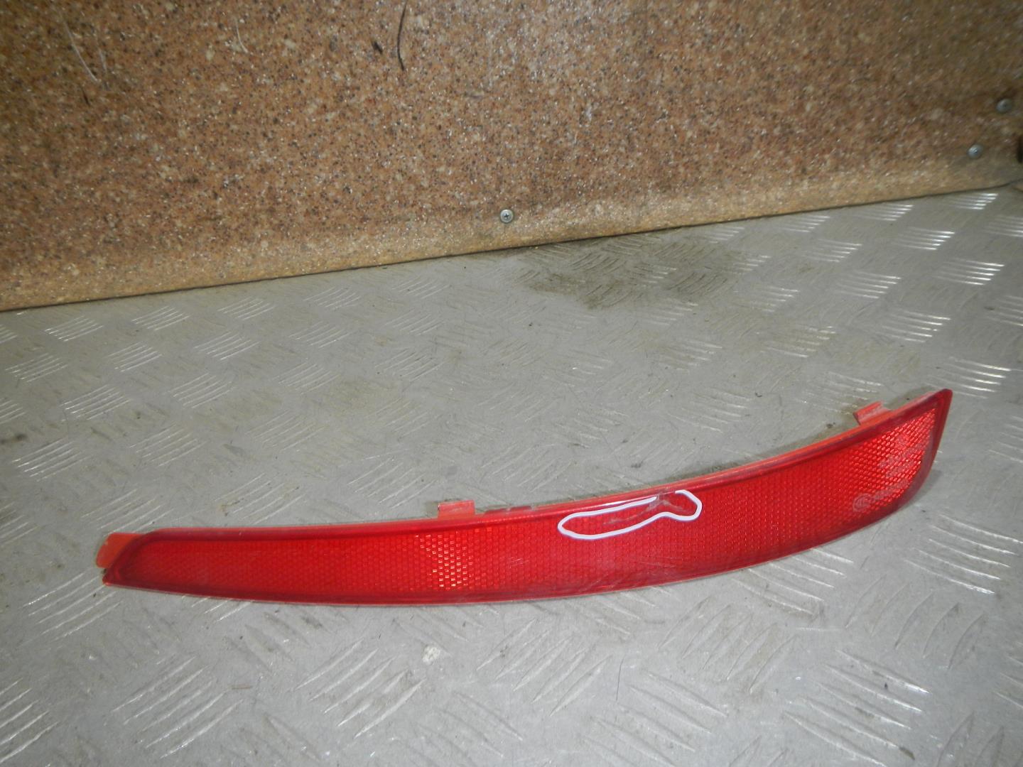 Отражатель в бампер задний правый