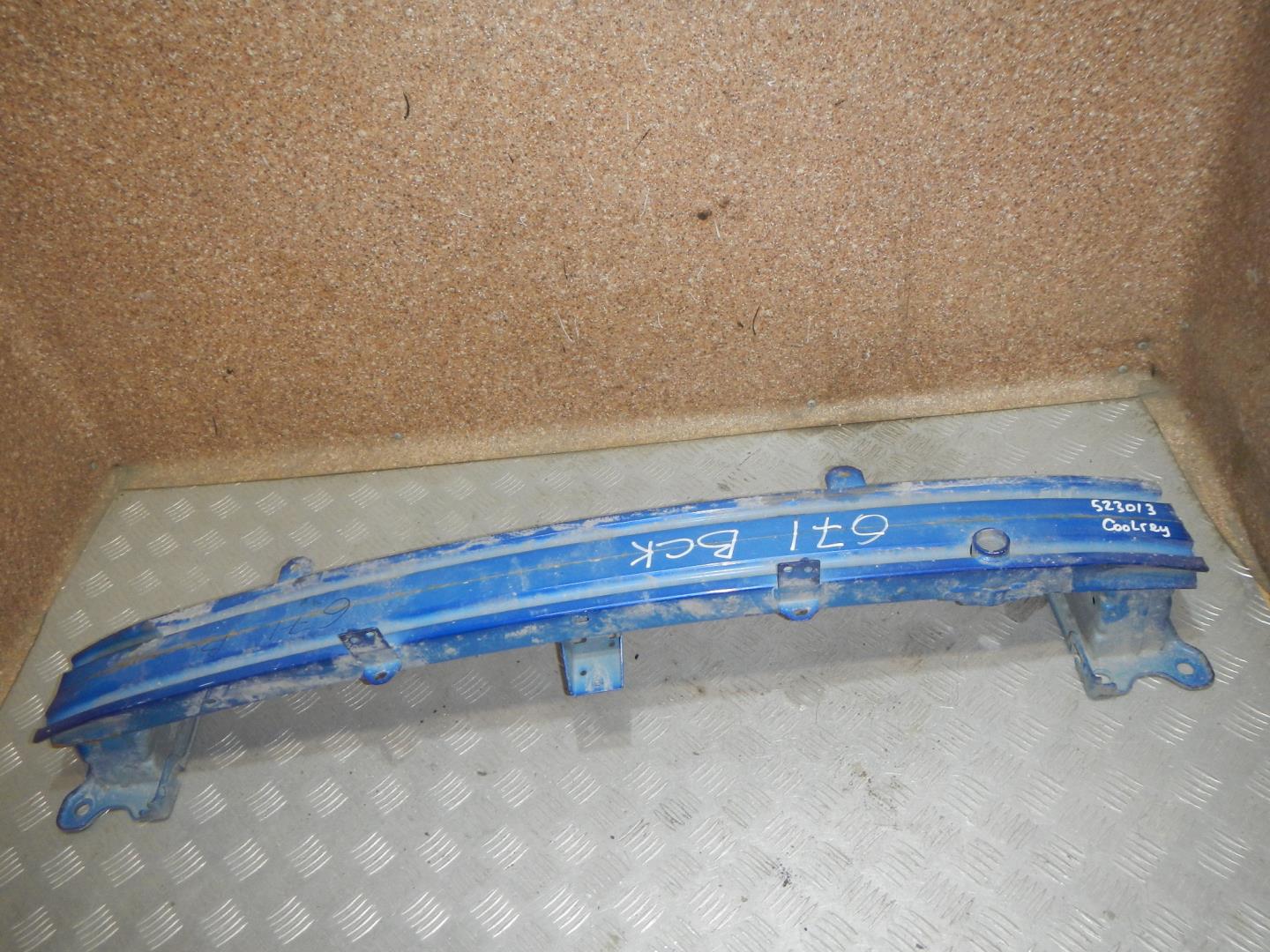 Усилитель переднего бампера