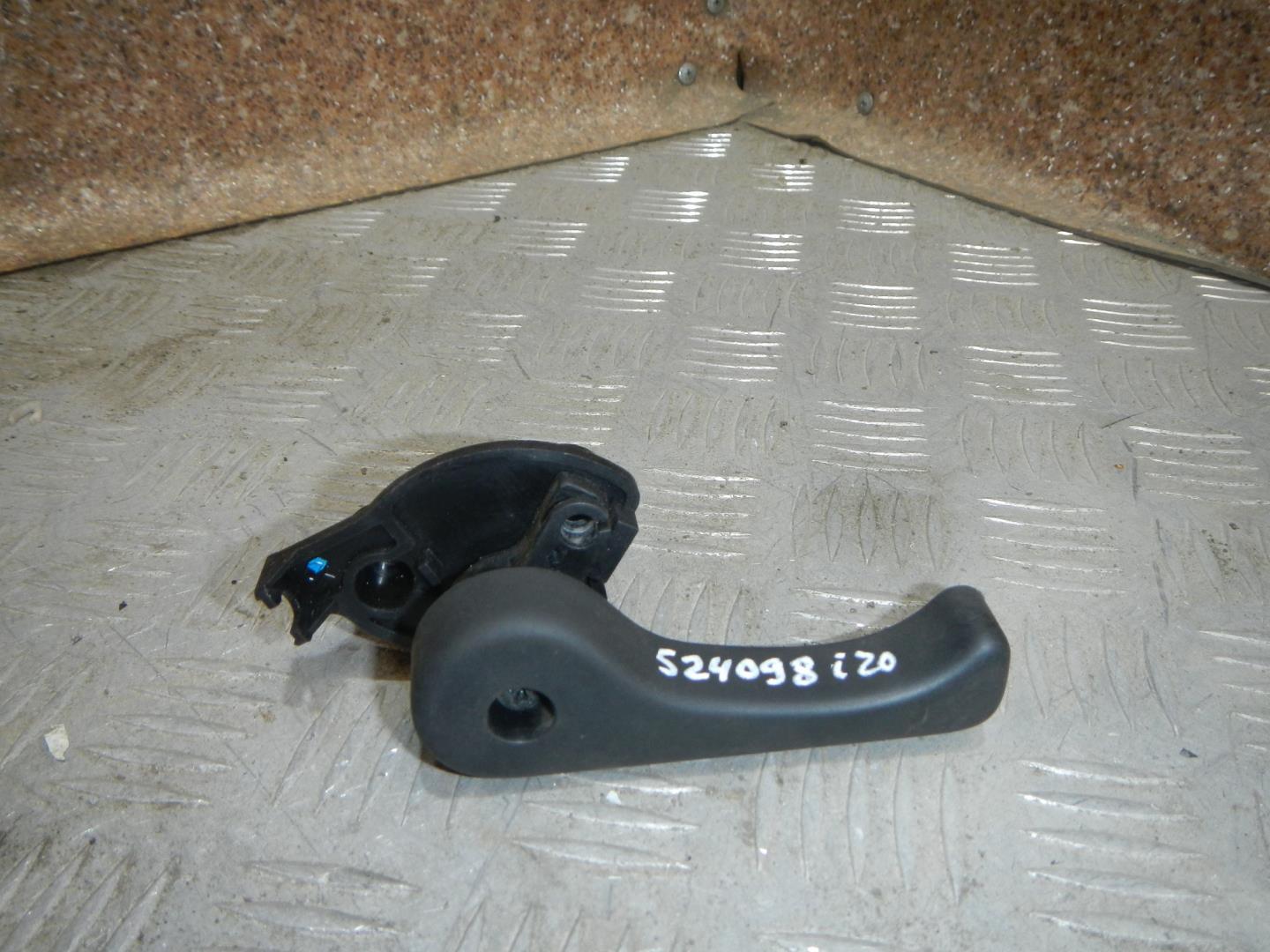 Ручка открывания капота