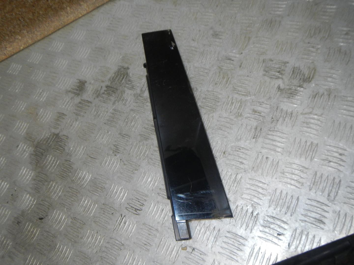 Накладка двери задней правой