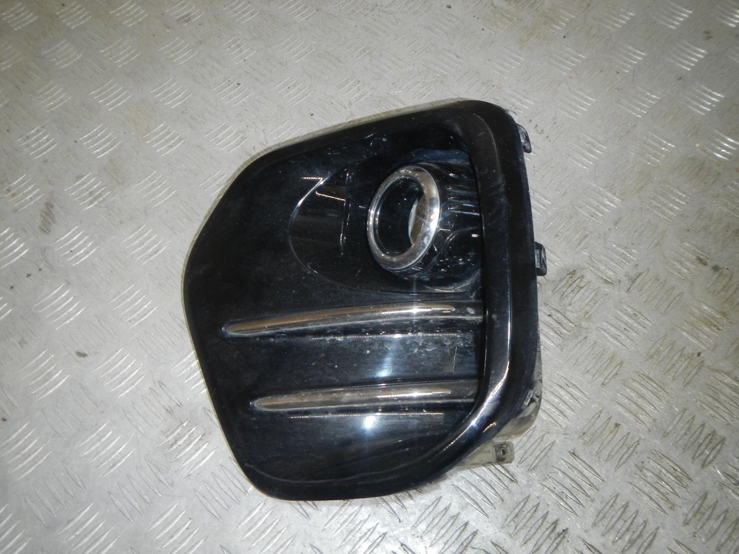 Решетка в бампер левая