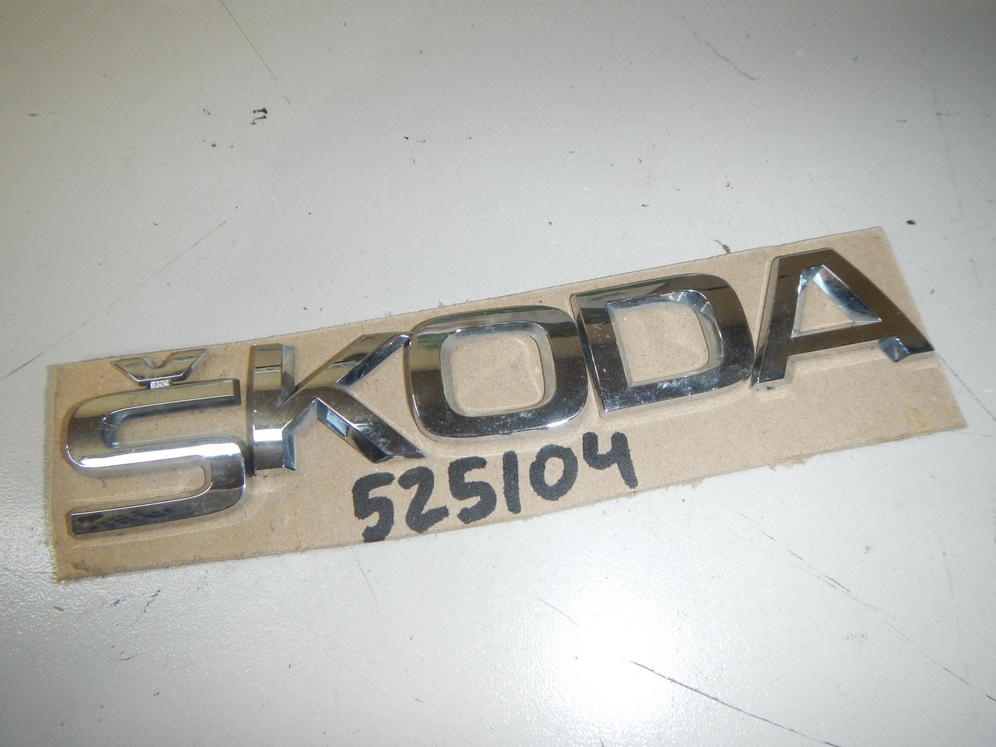 Эмблема на крышку багажника