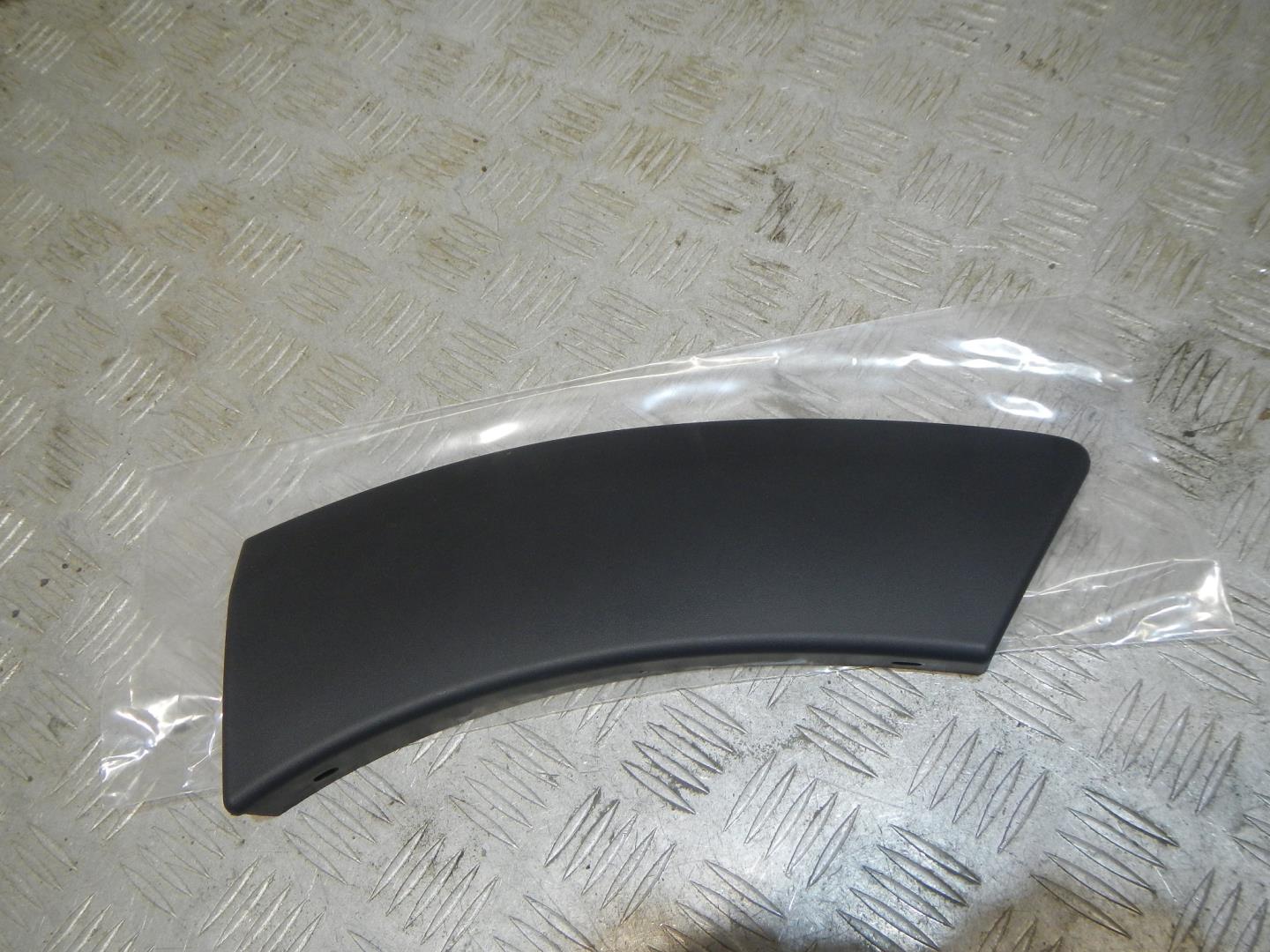 Накладка заднего бампера левая