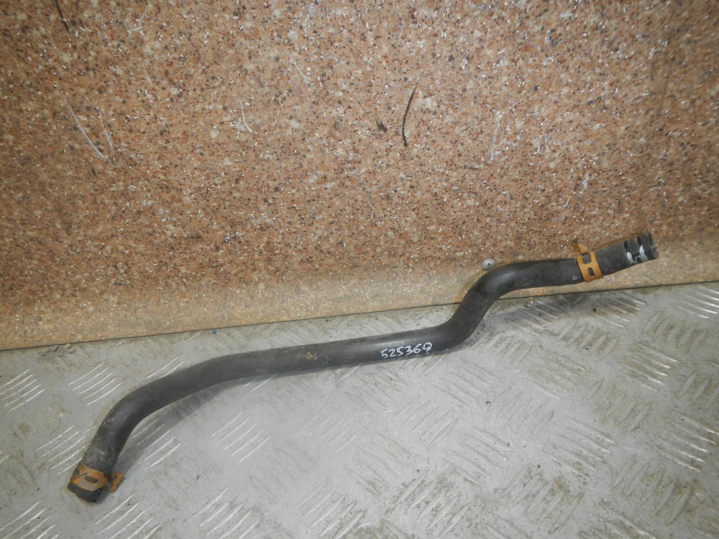 Патрубок отопителя