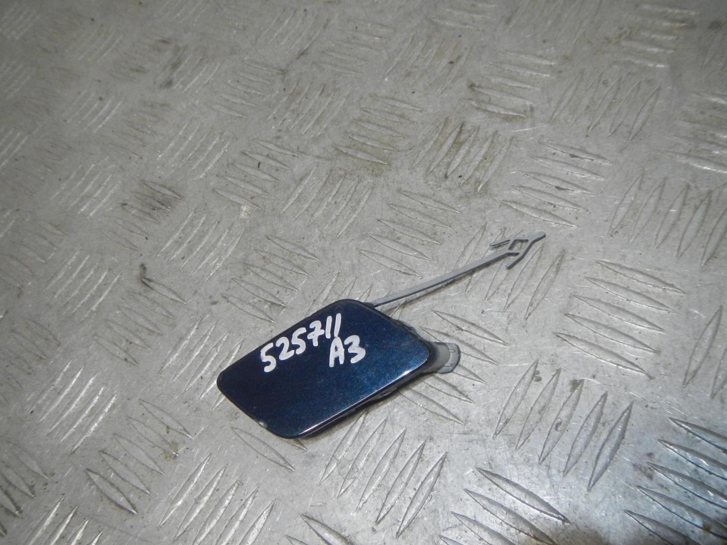 Заглушка буксировочного крюка