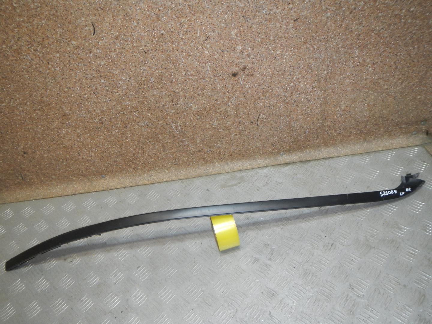 Молдинг лобового стекла