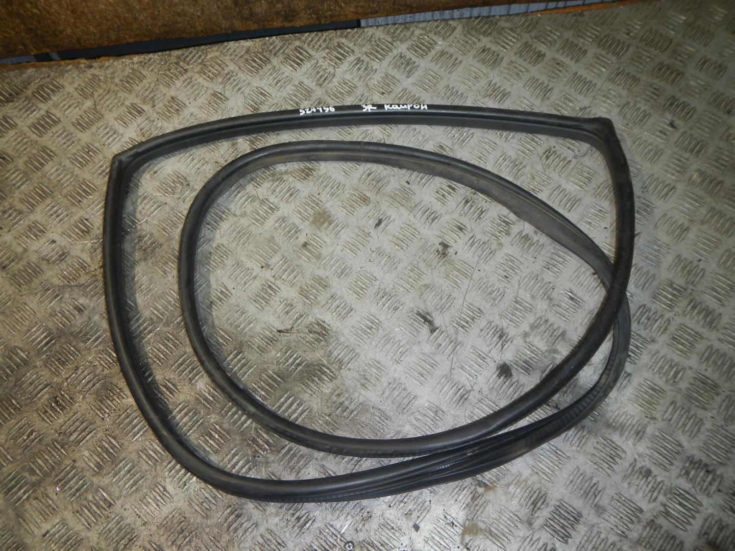 Уплотнитель двери