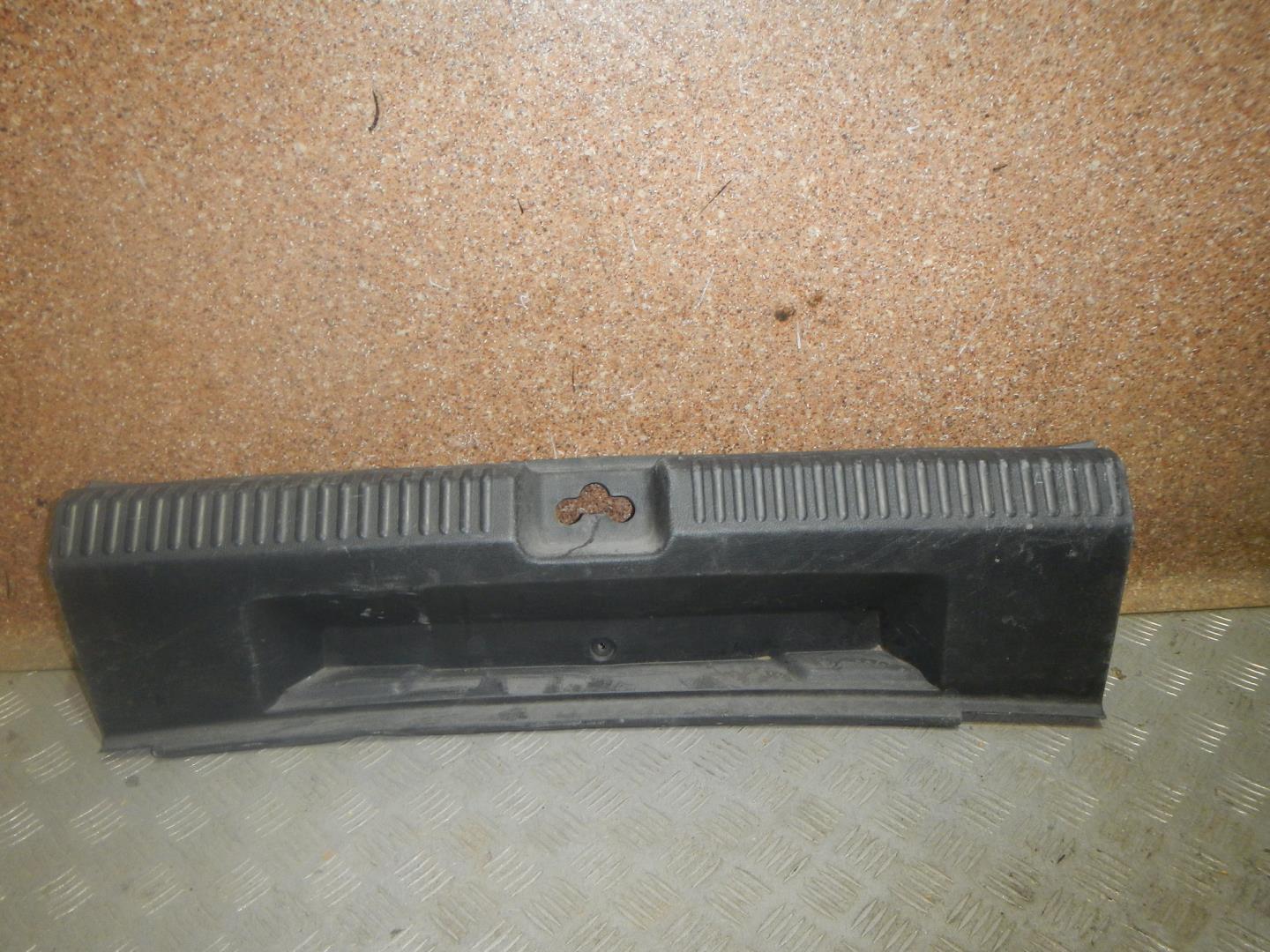 Обшивка багажника