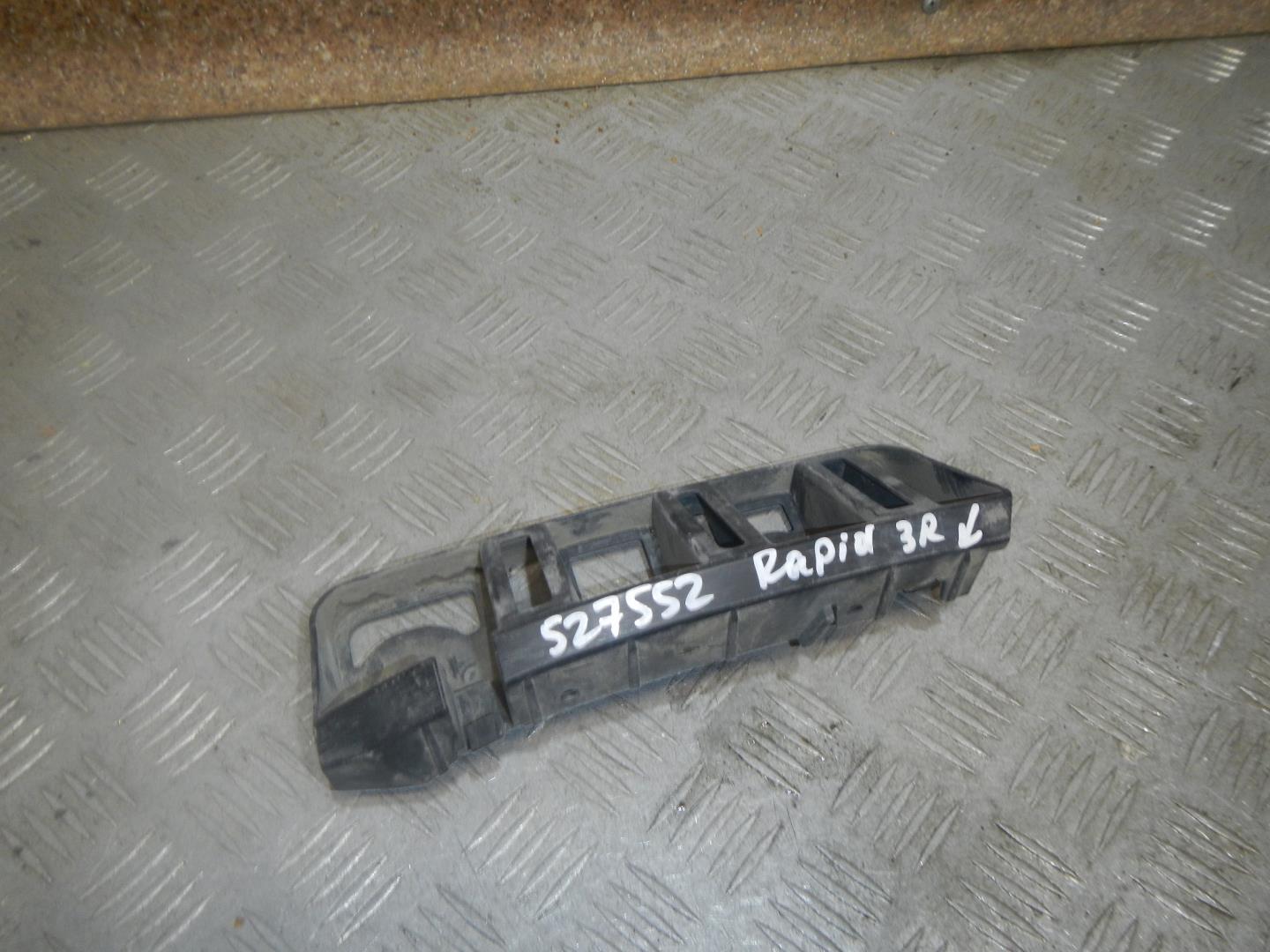 Кронштейн заднего бампера правый