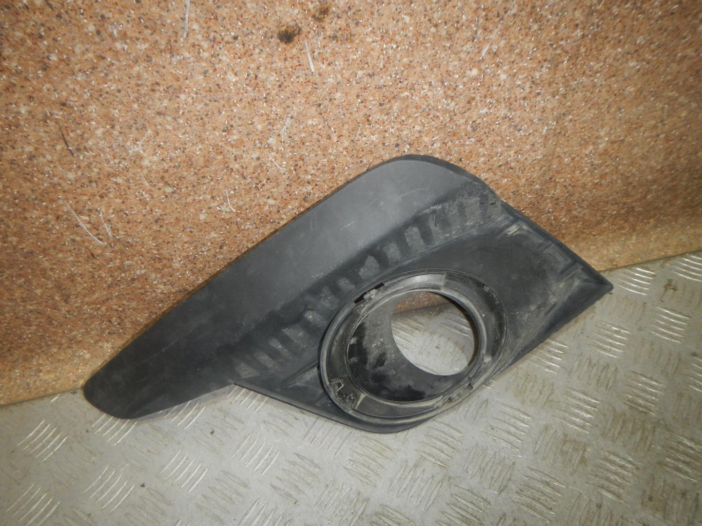 Решетка в бампер левая