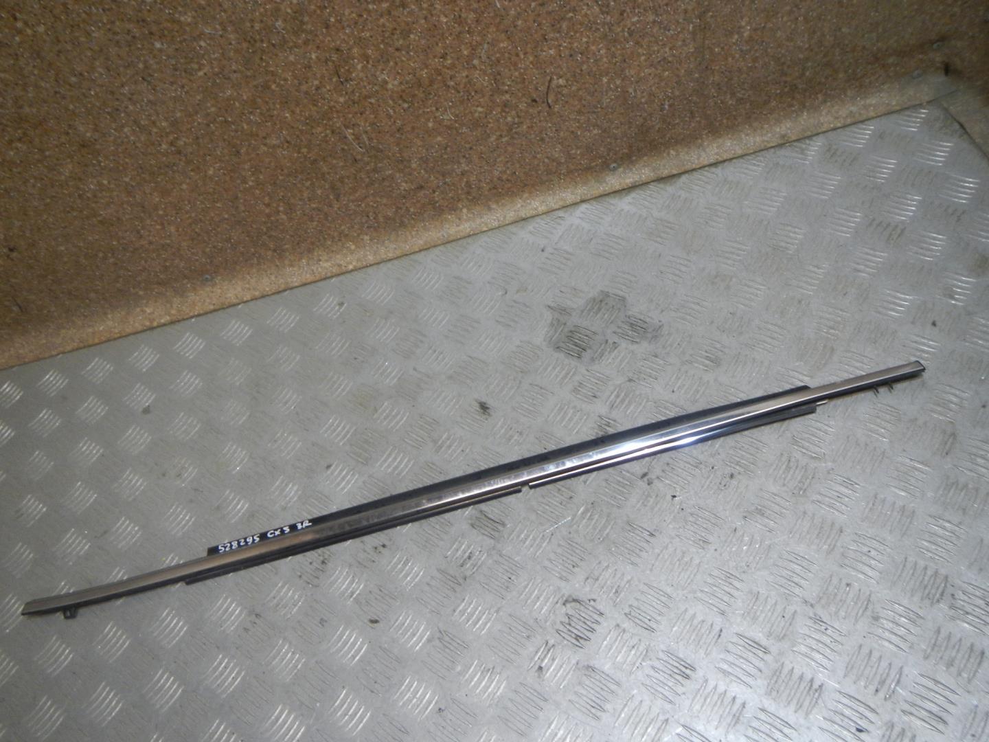 Накладка стекла заднего правого