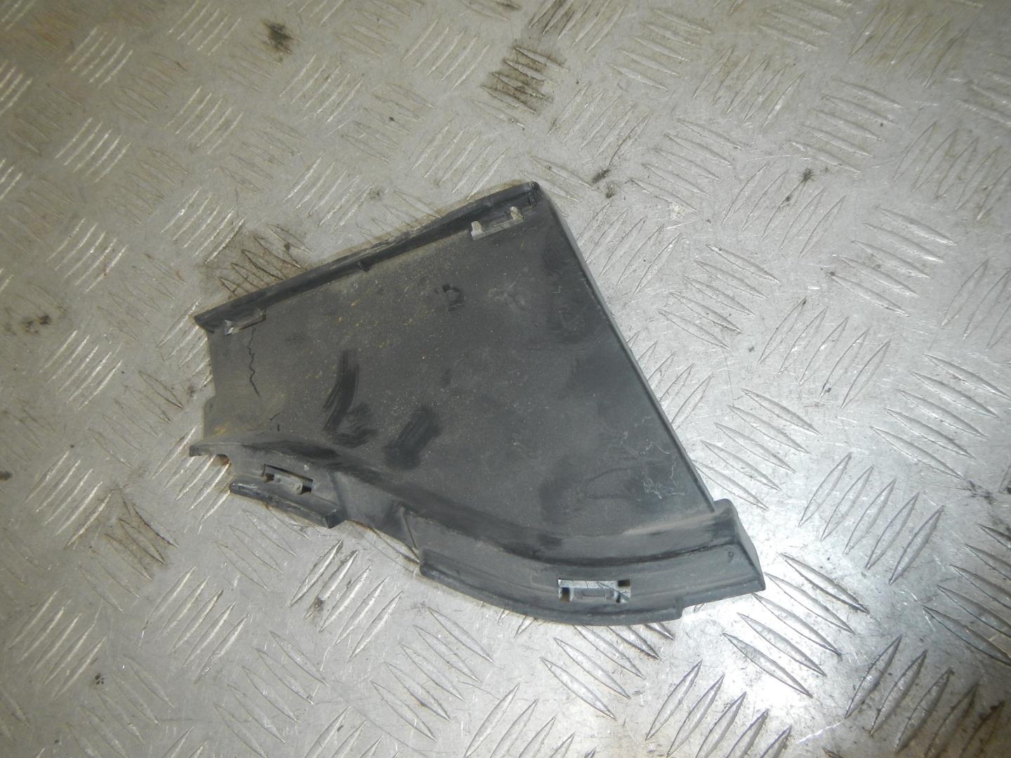 Воздуховод радиатора правый