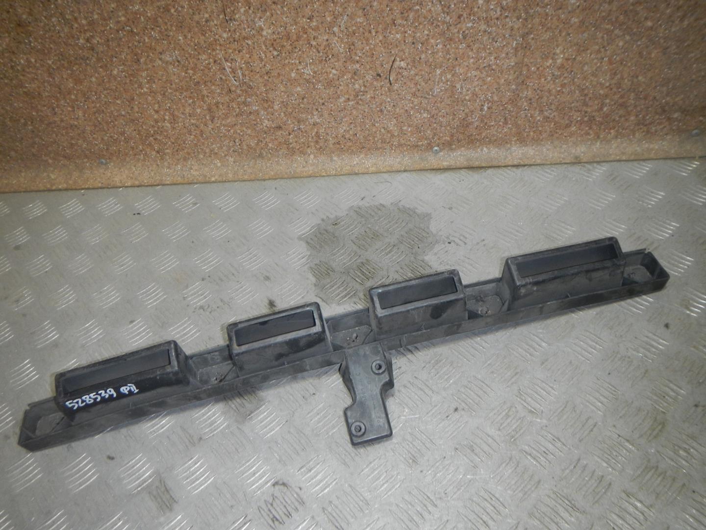 Кронштейн заднего бампера