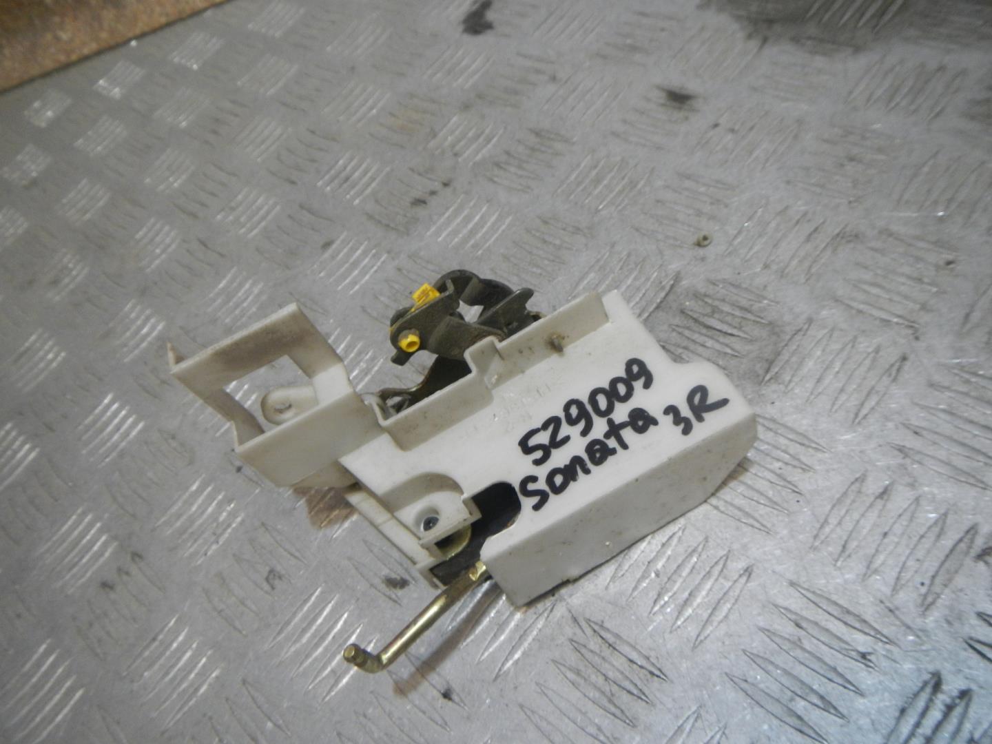 Замок двери задней правой