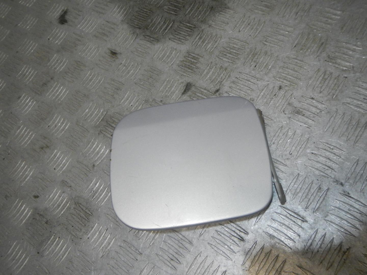 Лючок бензобака