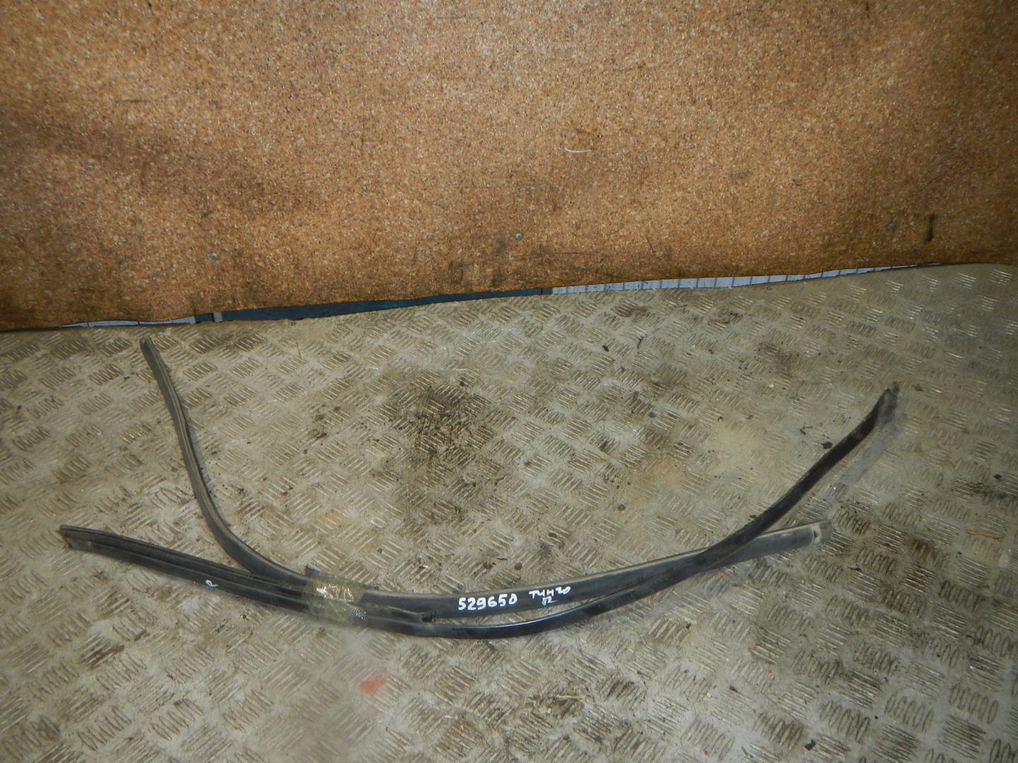 Молдинг крыши правый