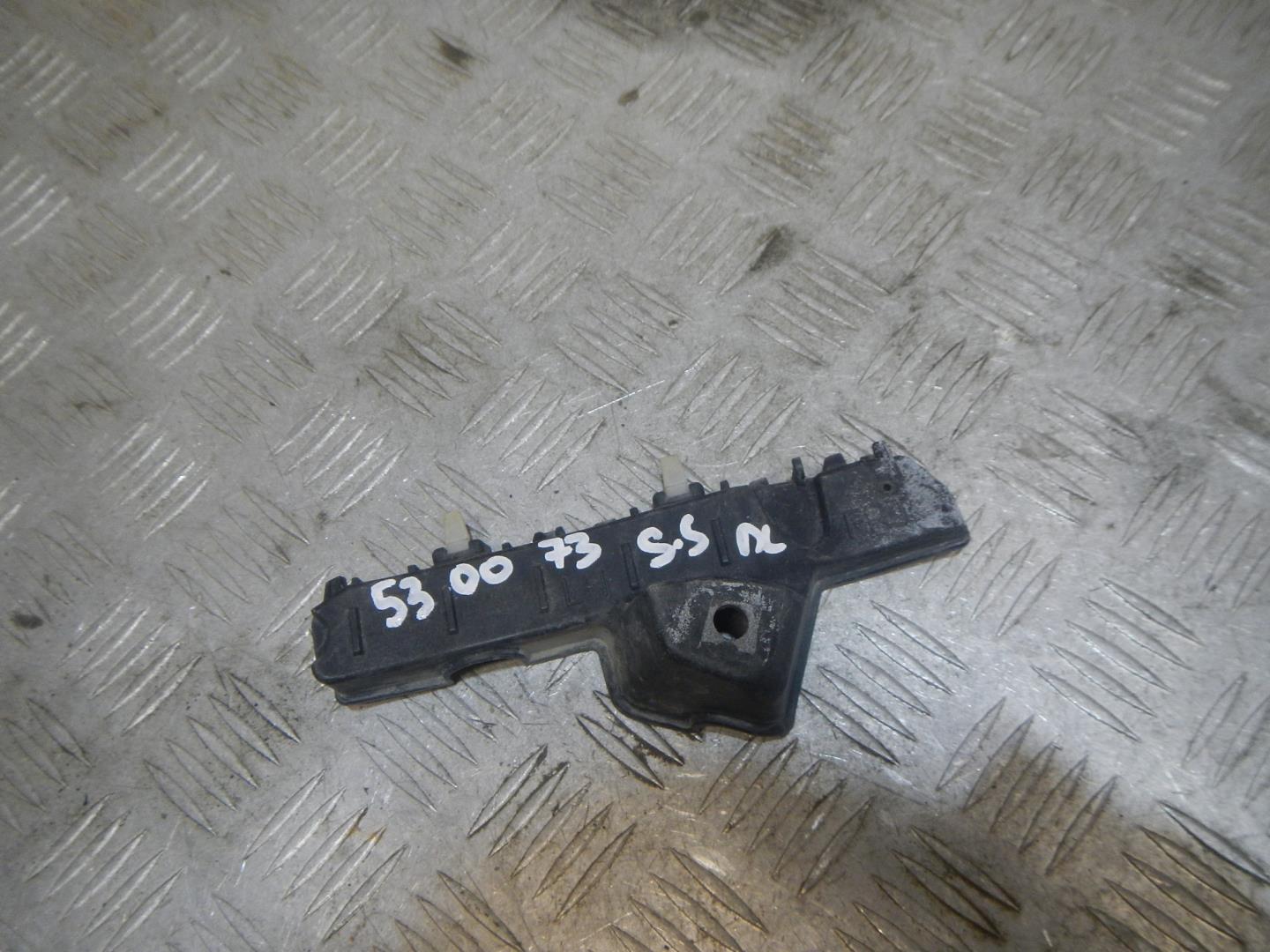 Кронштейн переднего бампера левый