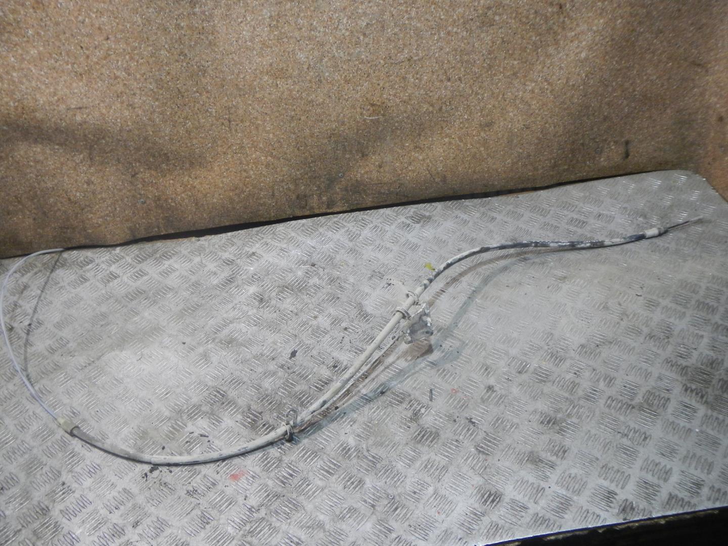 Трос стояночного тормоза