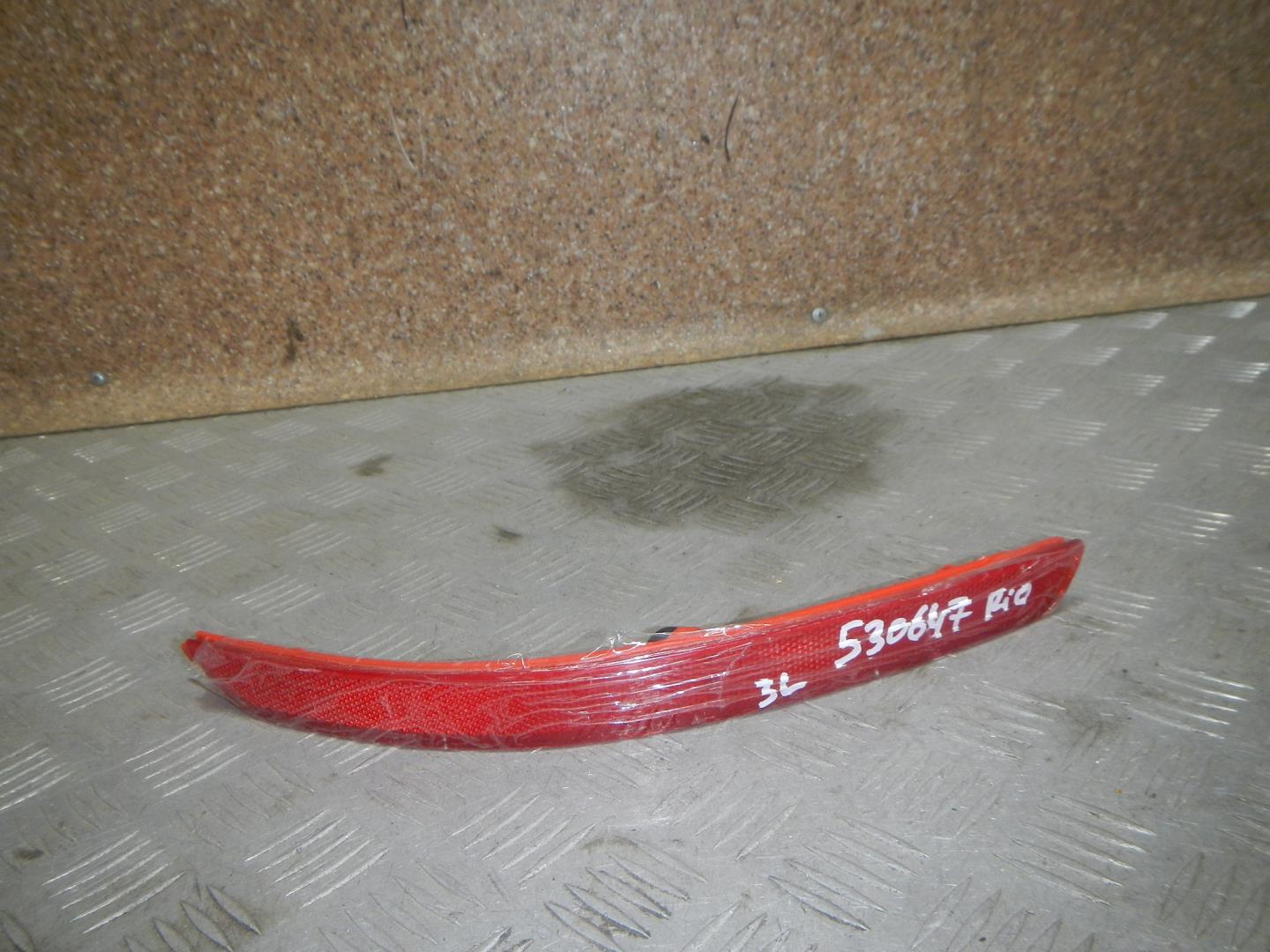 Отражатель в бампер задний левый