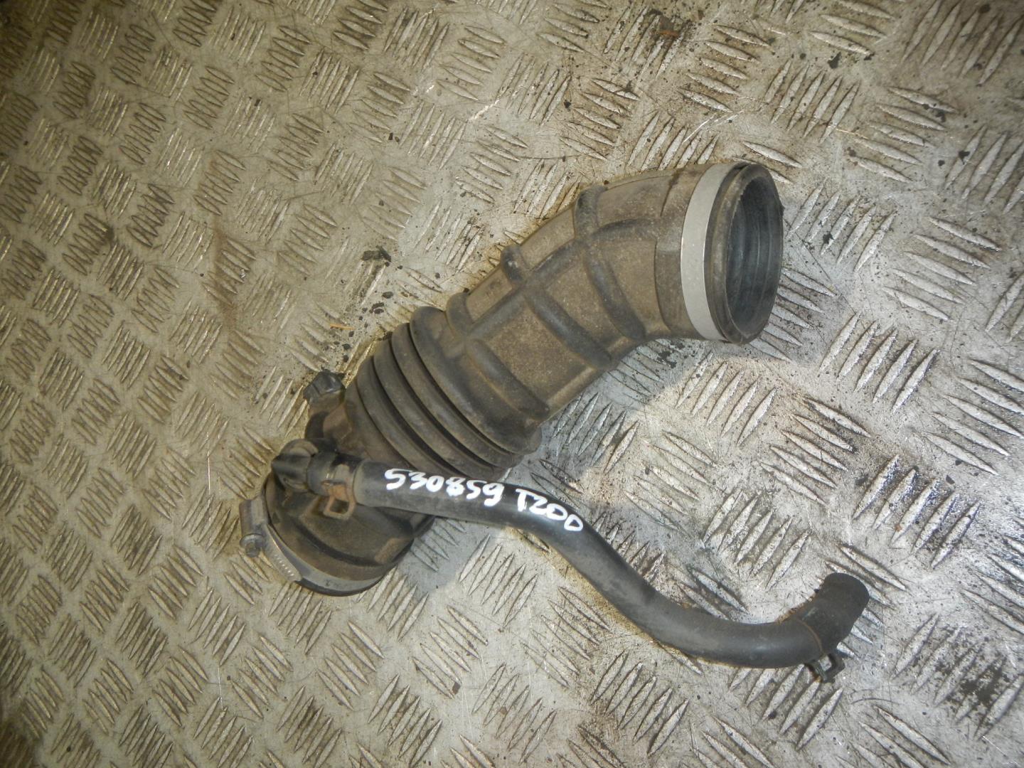 Патрубок воздушного фильтра