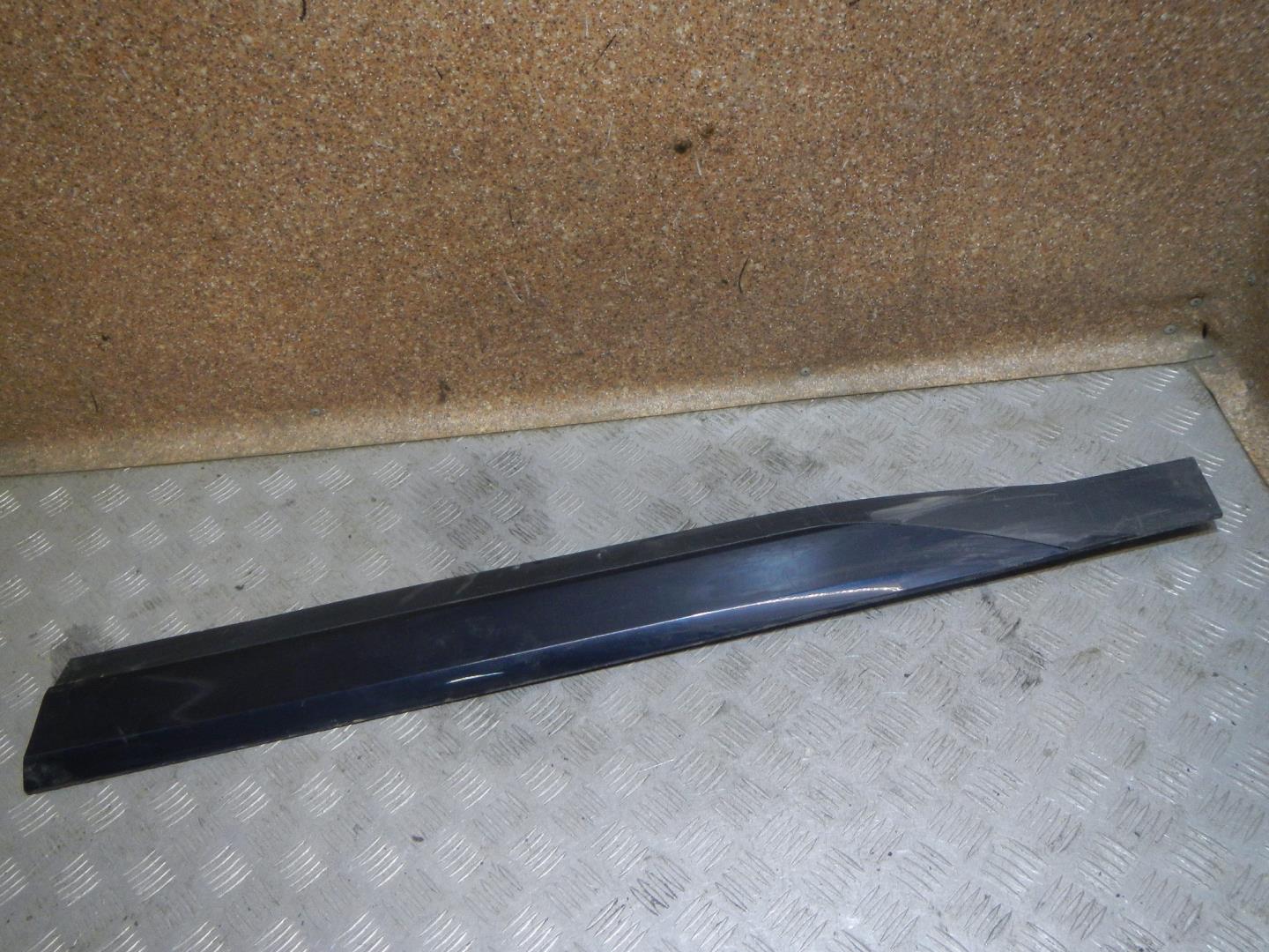 Молдинг передней правой двери